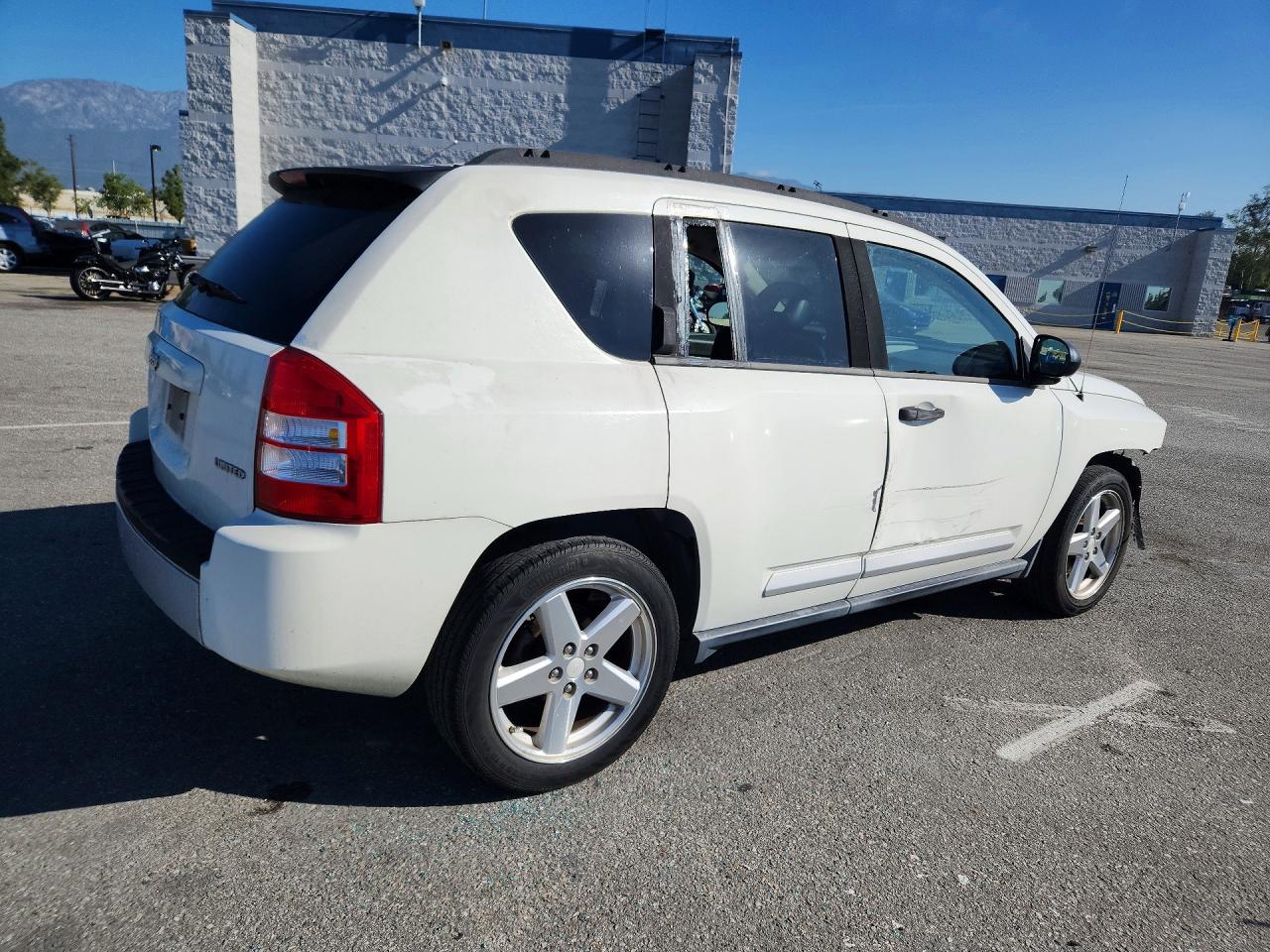 2007 Jeep Compass Limited White vin: 1J8FT57W47D245601