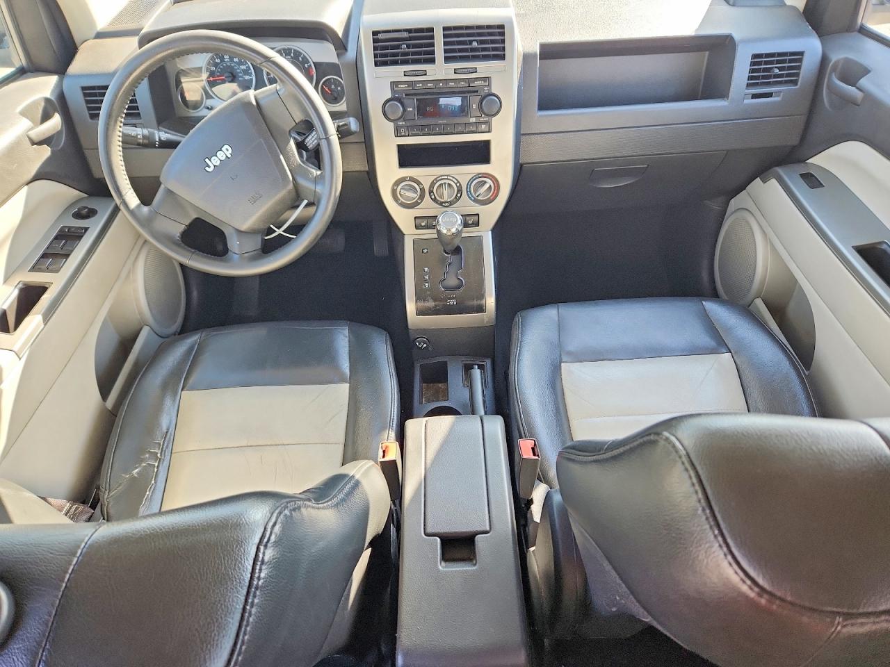 2007 Jeep Compass Limited White vin: 1J8FT57W47D245601