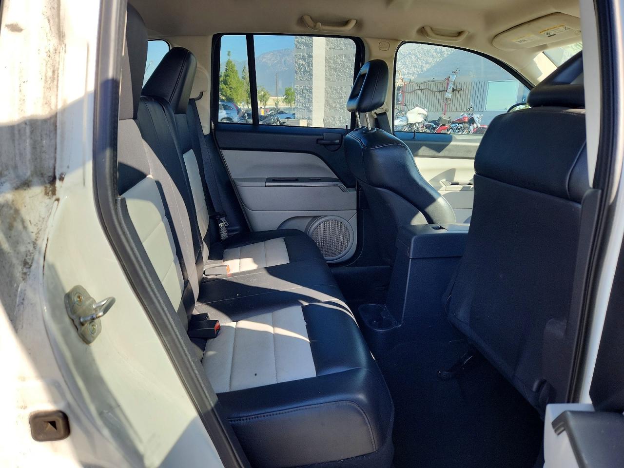 2007 Jeep Compass Limited White vin: 1J8FT57W47D245601