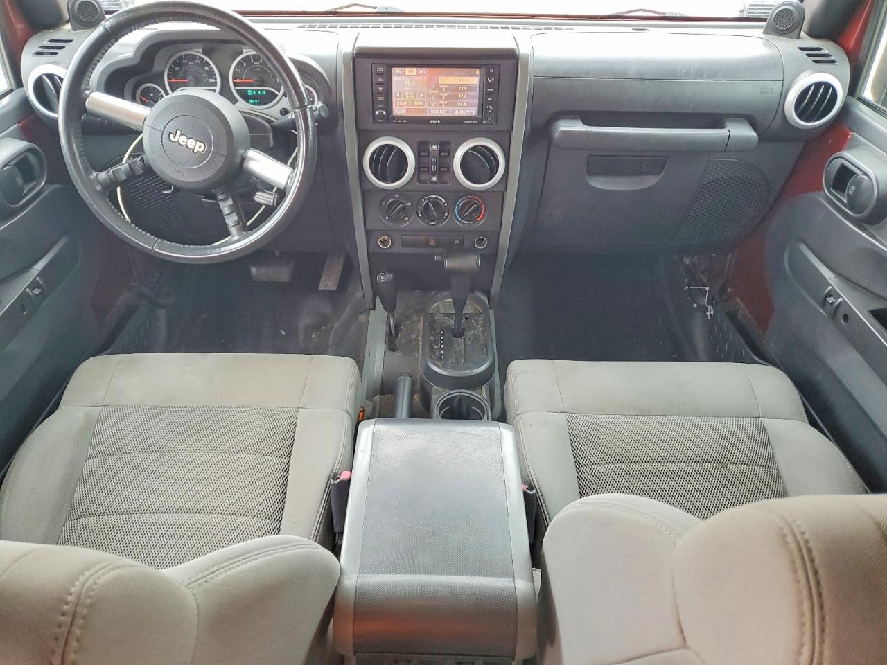 2008 Jeep Wrangler Unlimited Sahara Maroon vin: 1J8GA59108L600816