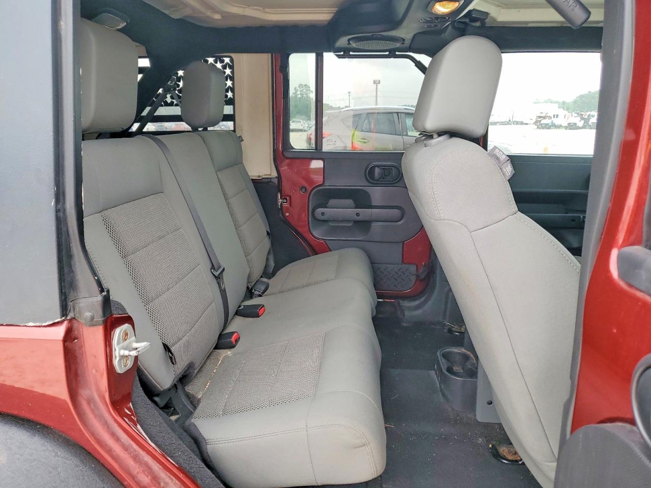 2008 Jeep Wrangler Unlimited Sahara Maroon vin: 1J8GA59108L600816