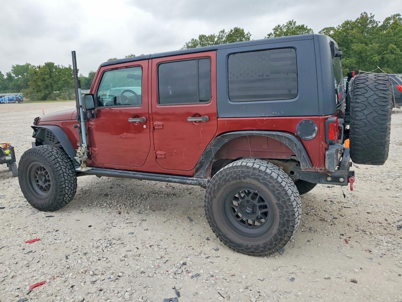2008 Jeep Wrangler Unlimited Sahara Maroon vin: 1J8GA59108L600816