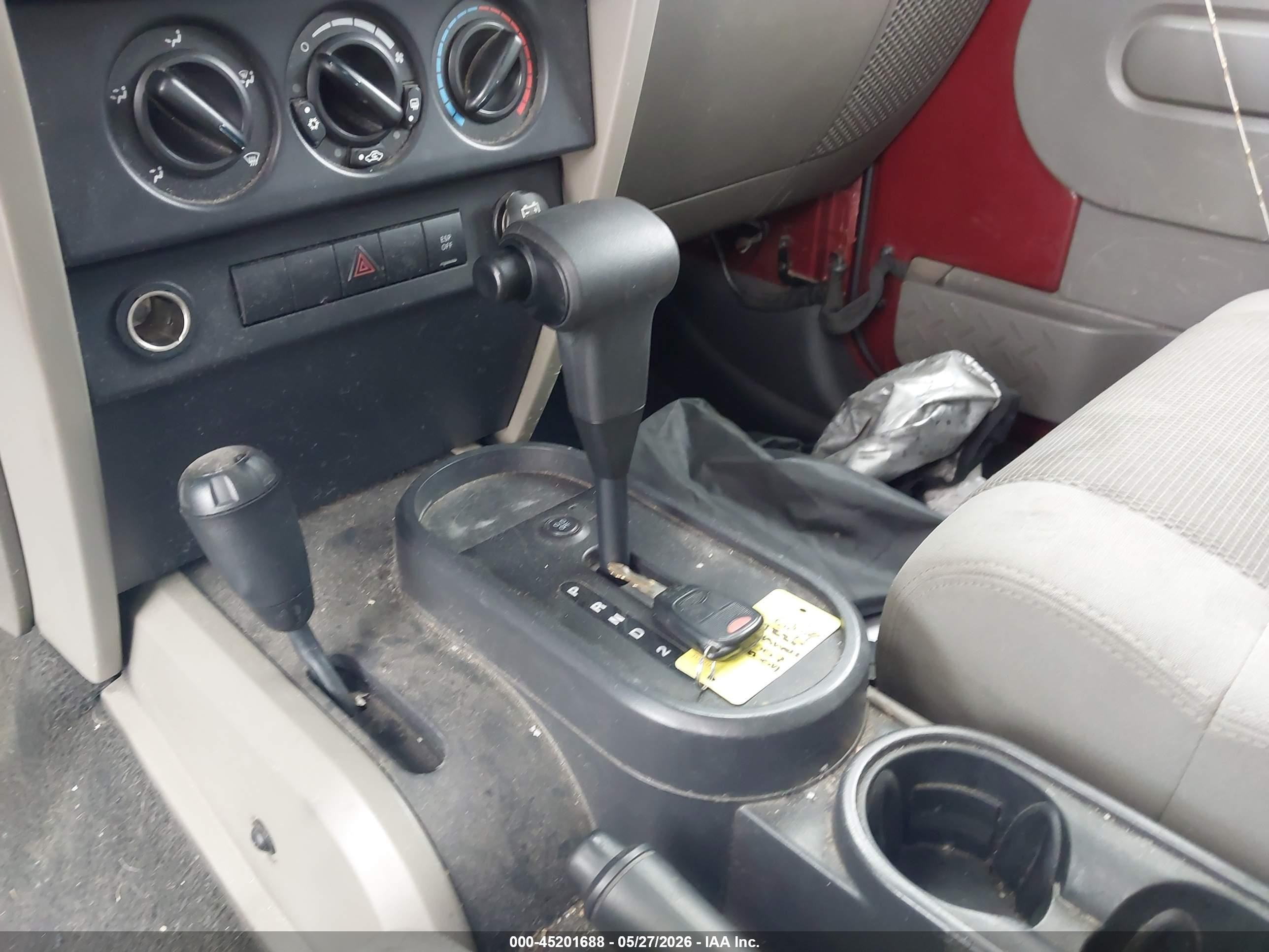 2007 Jeep Wrangler Unlimited Sahara Темно-бордовый vin: 1J8GA59117L117527