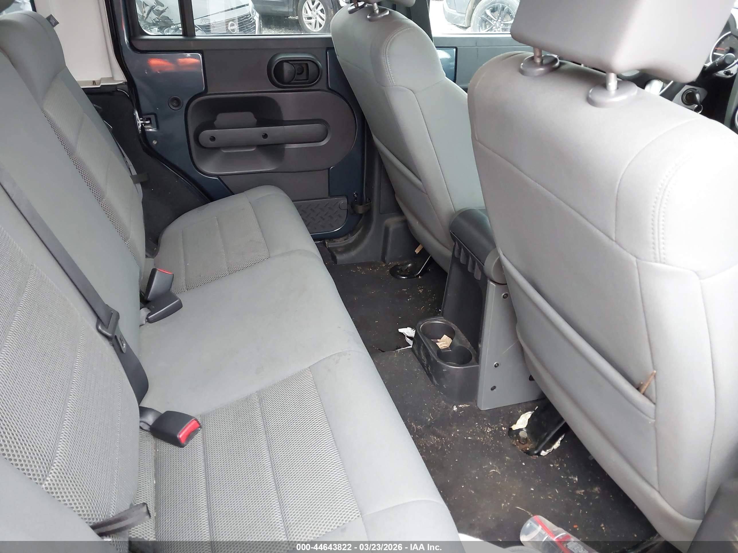 2008 Jeep Wrangler Unlimited Sahara Серый vin: 1J8GA59138L631817