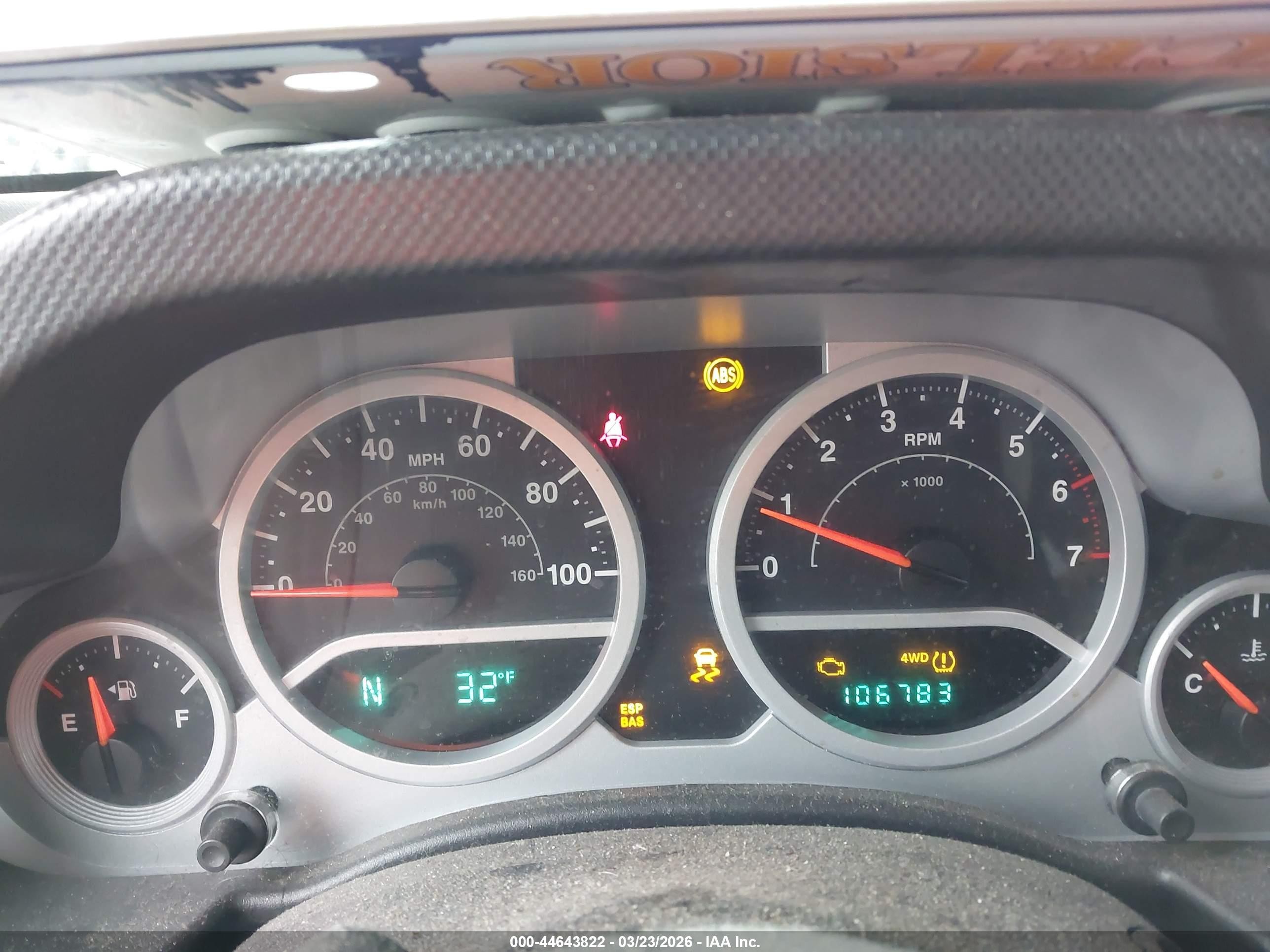 2008 Jeep Wrangler Unlimited Sahara Серый vin: 1J8GA59138L631817