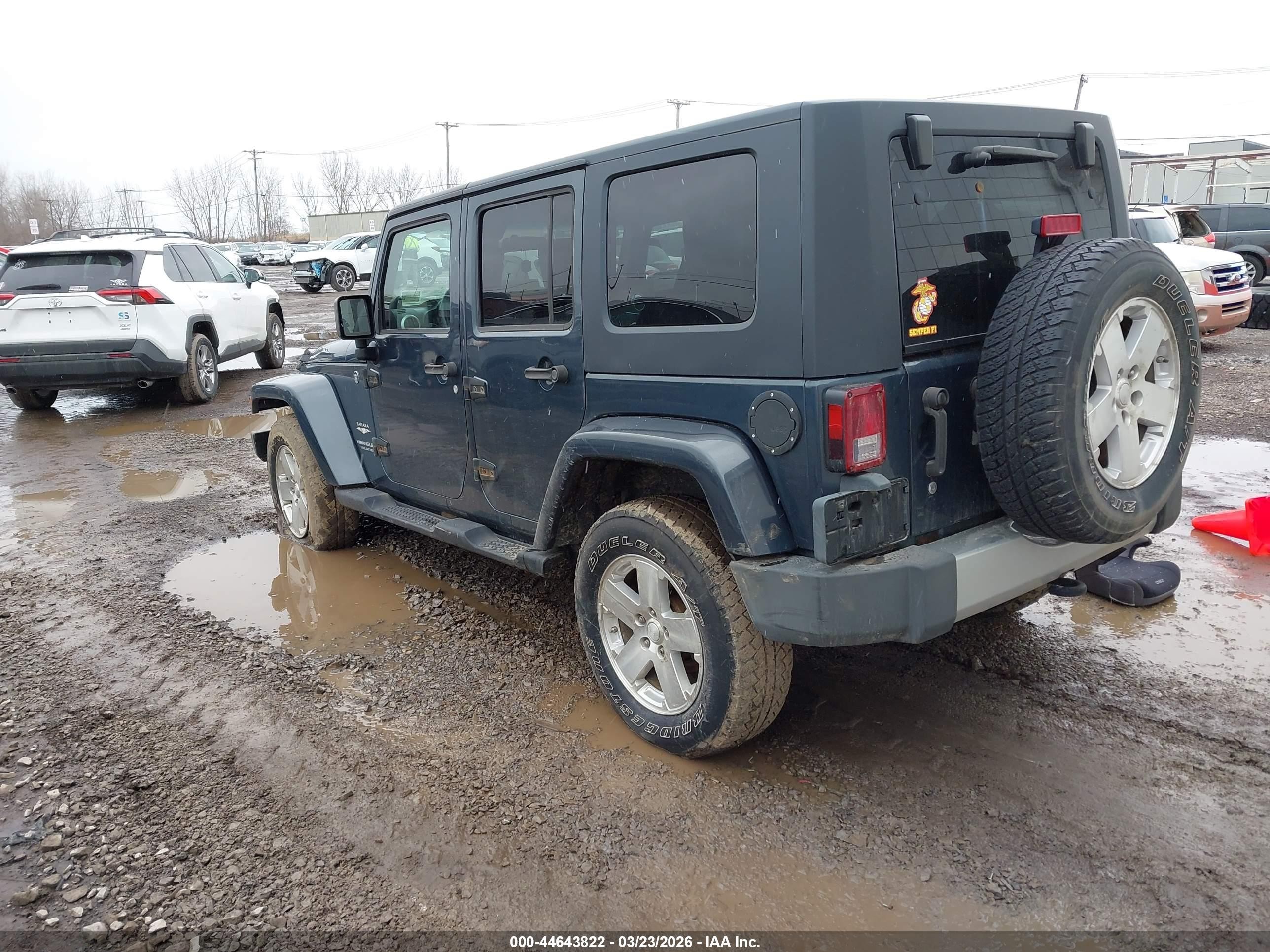2008 Jeep Wrangler Unlimited Sahara Серый vin: 1J8GA59138L631817