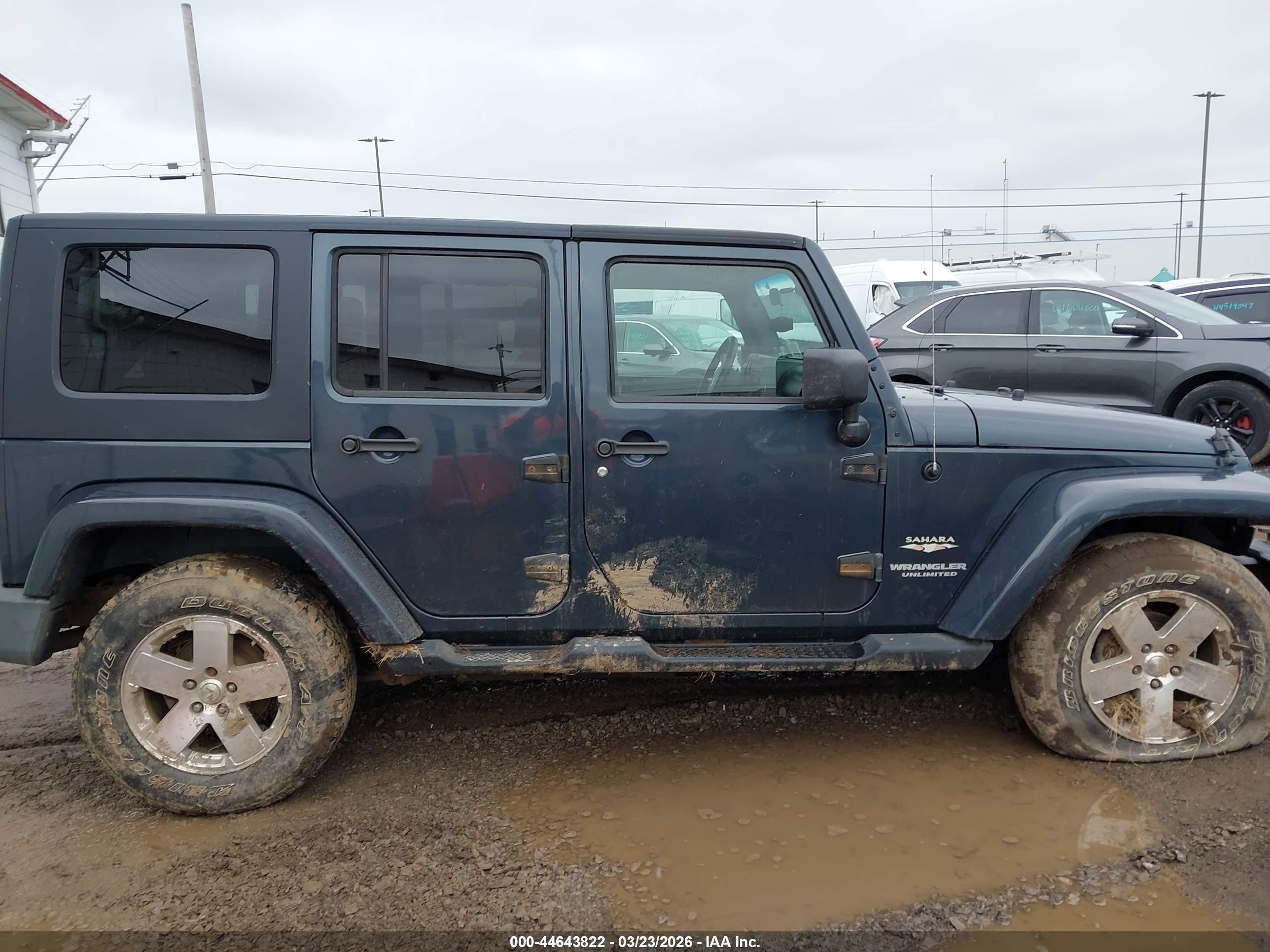2008 Jeep Wrangler Unlimited Sahara Серый vin: 1J8GA59138L631817