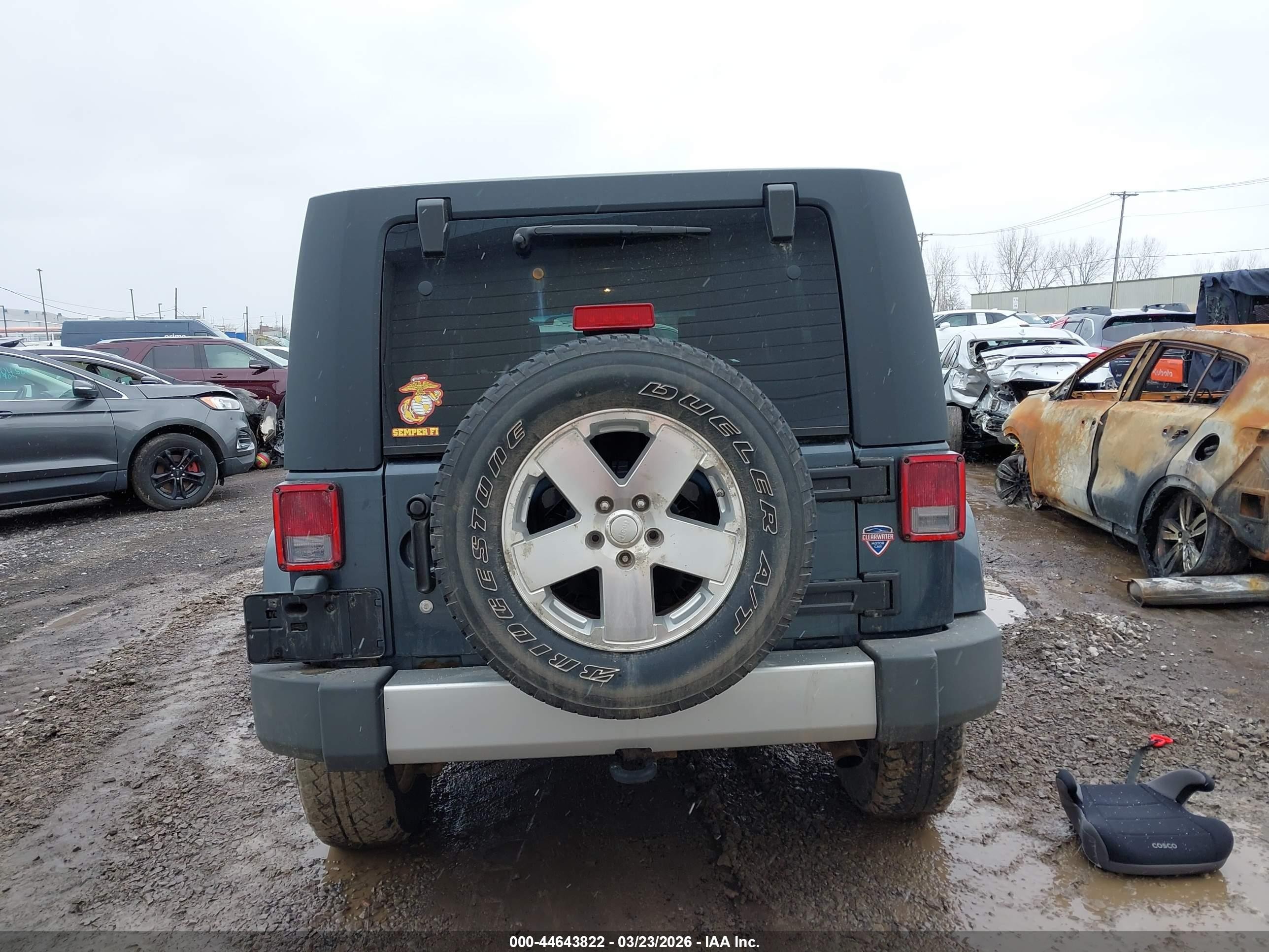 2008 Jeep Wrangler Unlimited Sahara Серый vin: 1J8GA59138L631817