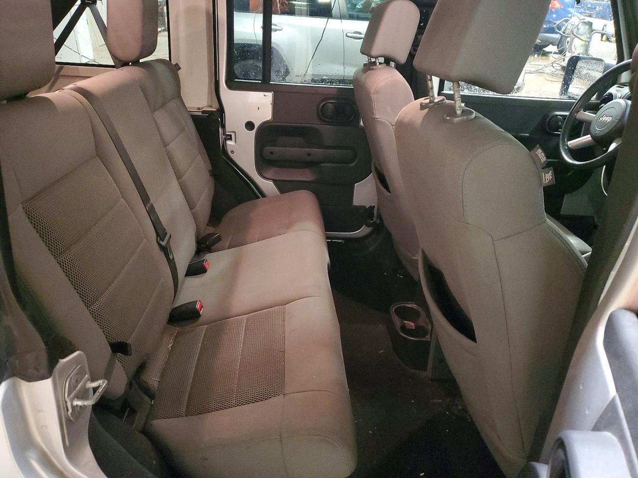2009 Jeep Wrangler Unlimited Sahara Серебряный vin: 1J8GA59139L751263