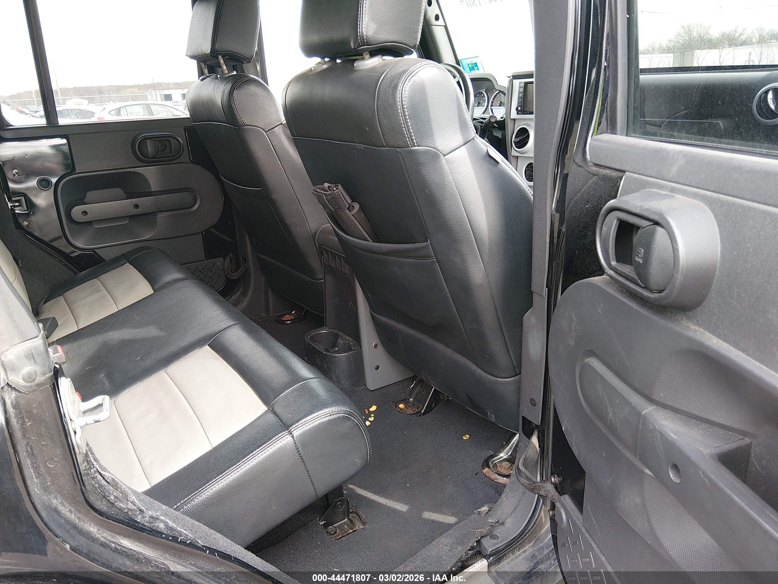 2008 Jeep Wrangler Unlimited Sahara Black vin: 1J8GA59148L627095