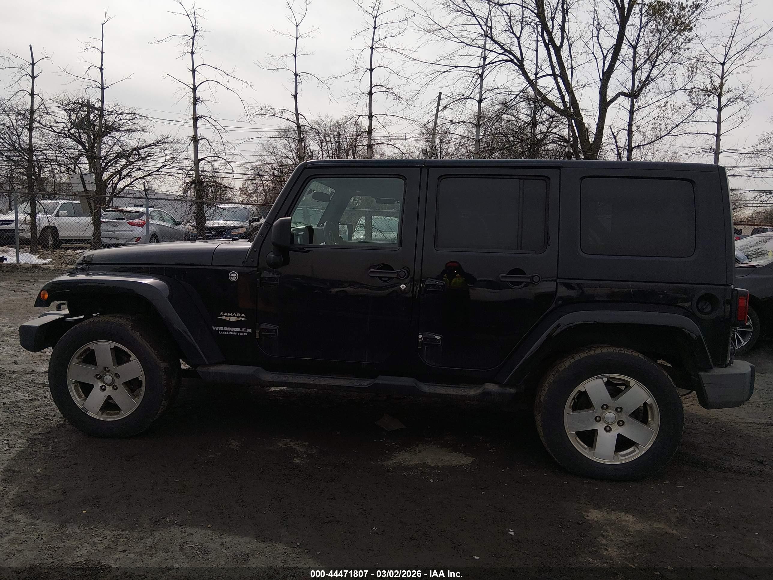 2008 Jeep Wrangler Unlimited Sahara Black vin: 1J8GA59148L627095