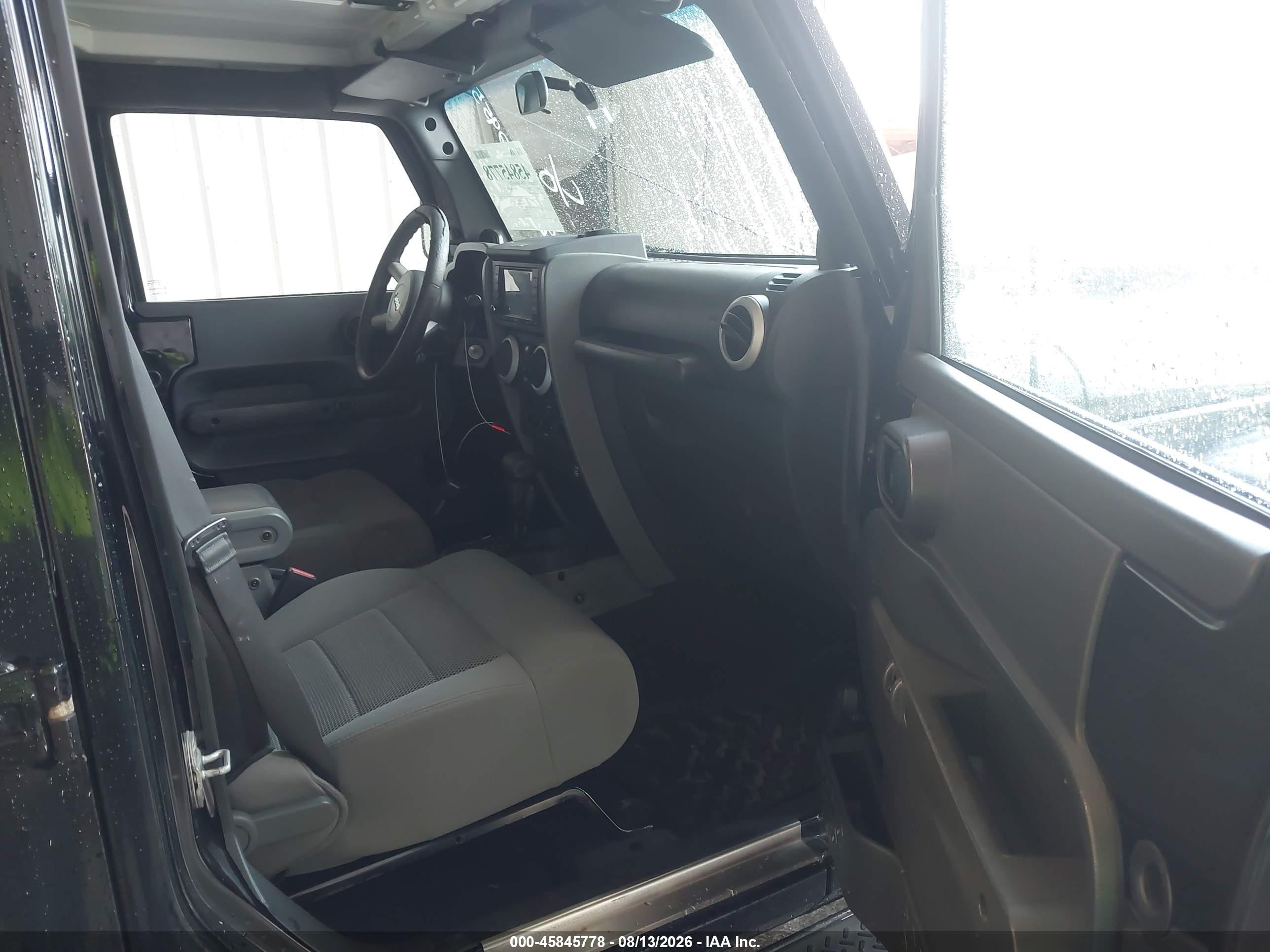 2008 Jeep Wrangler Unlimited Sahara Черный vin: 1J8GA59158L592955