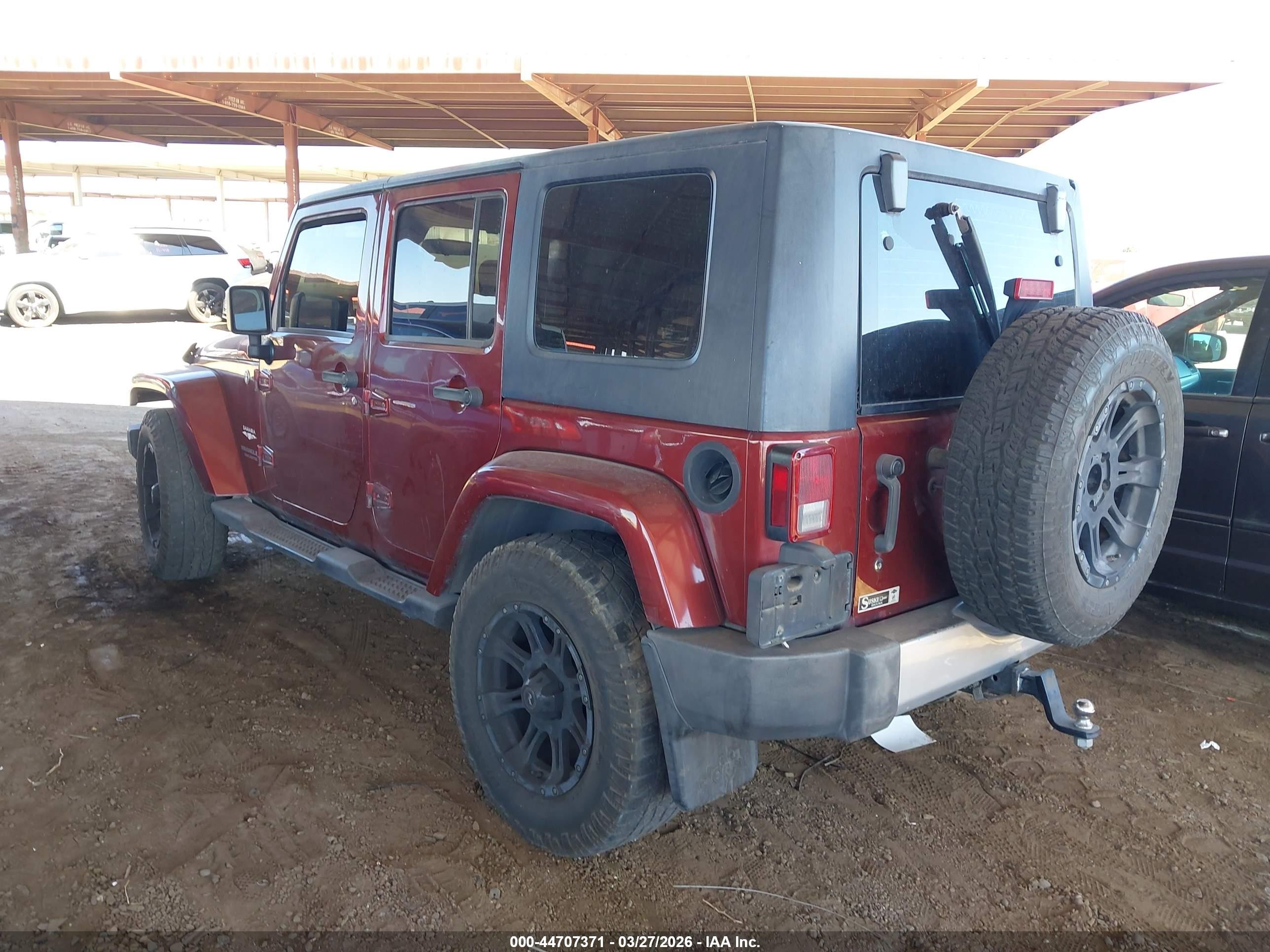 2008 Jeep Wrangler Unlimited Sahara Burgundy vin: 1J8GA59168L545515