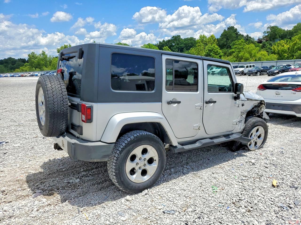 2008 Jeep Wrangler Unlimited Sahara Silver vin: 1J8GA59188L504822