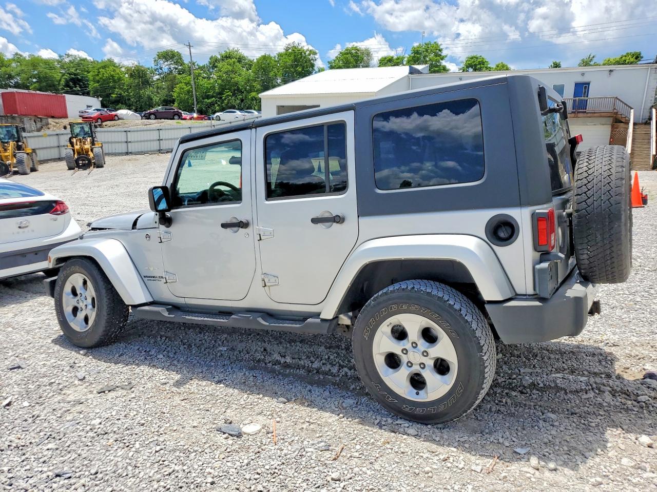 2008 Jeep Wrangler Unlimited Sahara Silver vin: 1J8GA59188L504822