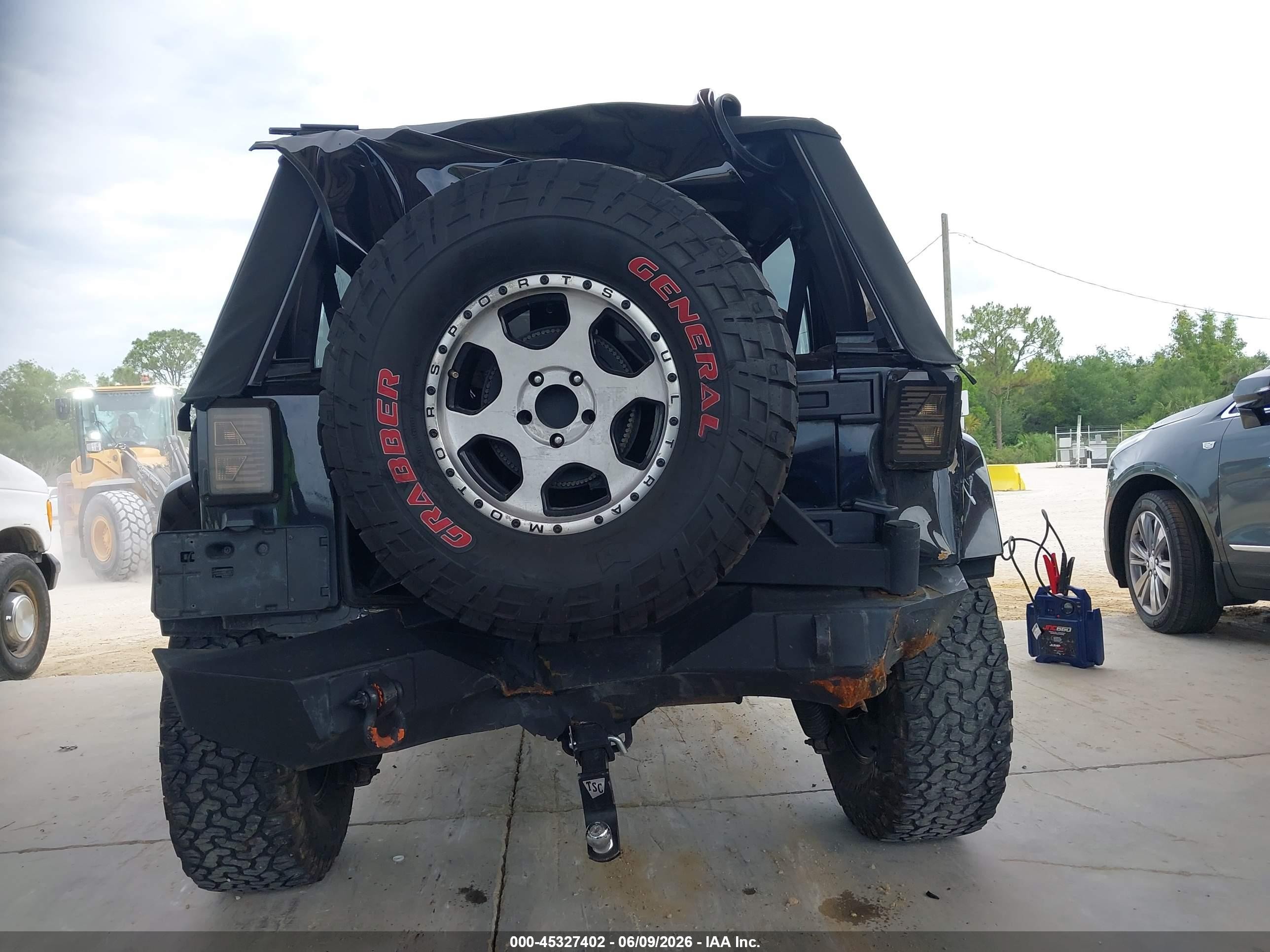 2008 Jeep Wrangler Unlimited Sahara Black vin: 1J8GA59188L587717