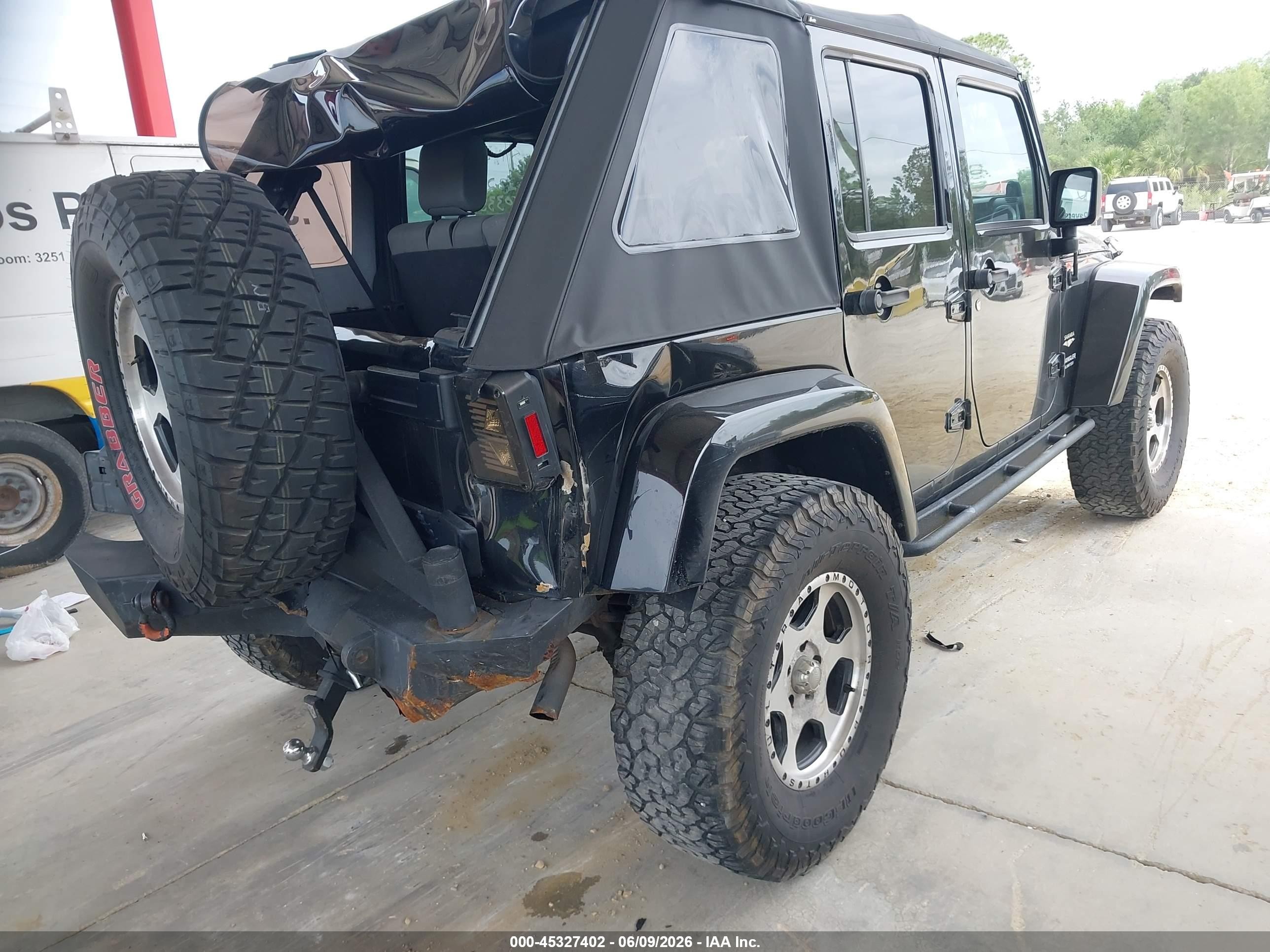 2008 Jeep Wrangler Unlimited Sahara Black vin: 1J8GA59188L587717