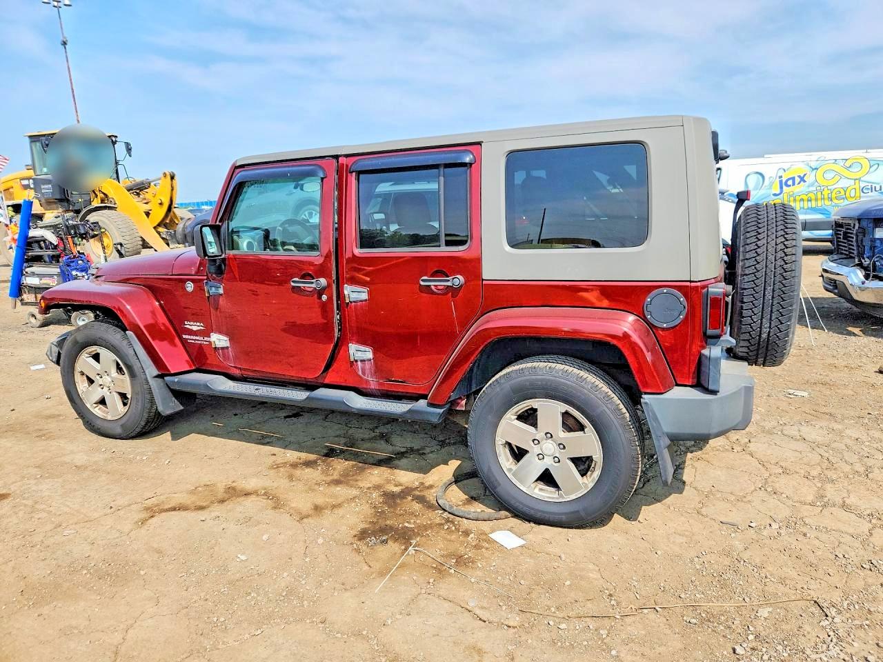 2008 Jeep Wrangler Unlimited Sahara Red vin: 1J8GA59188L614334