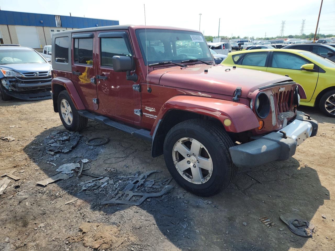 2008 Jeep Wrangler Unlimited Sahara Red vin: 1J8GA59188L614334