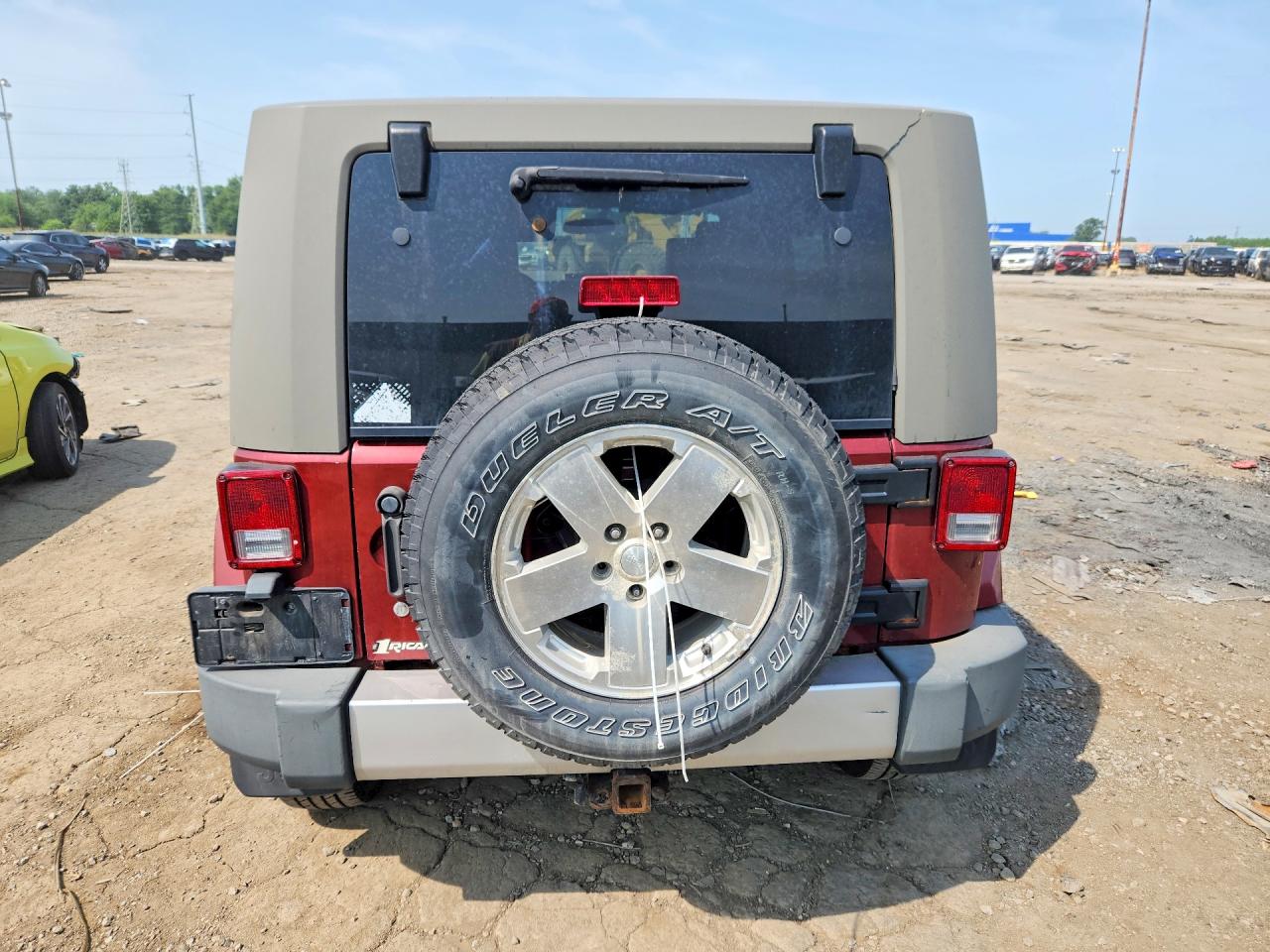 2008 Jeep Wrangler Unlimited Sahara Red vin: 1J8GA59188L614334