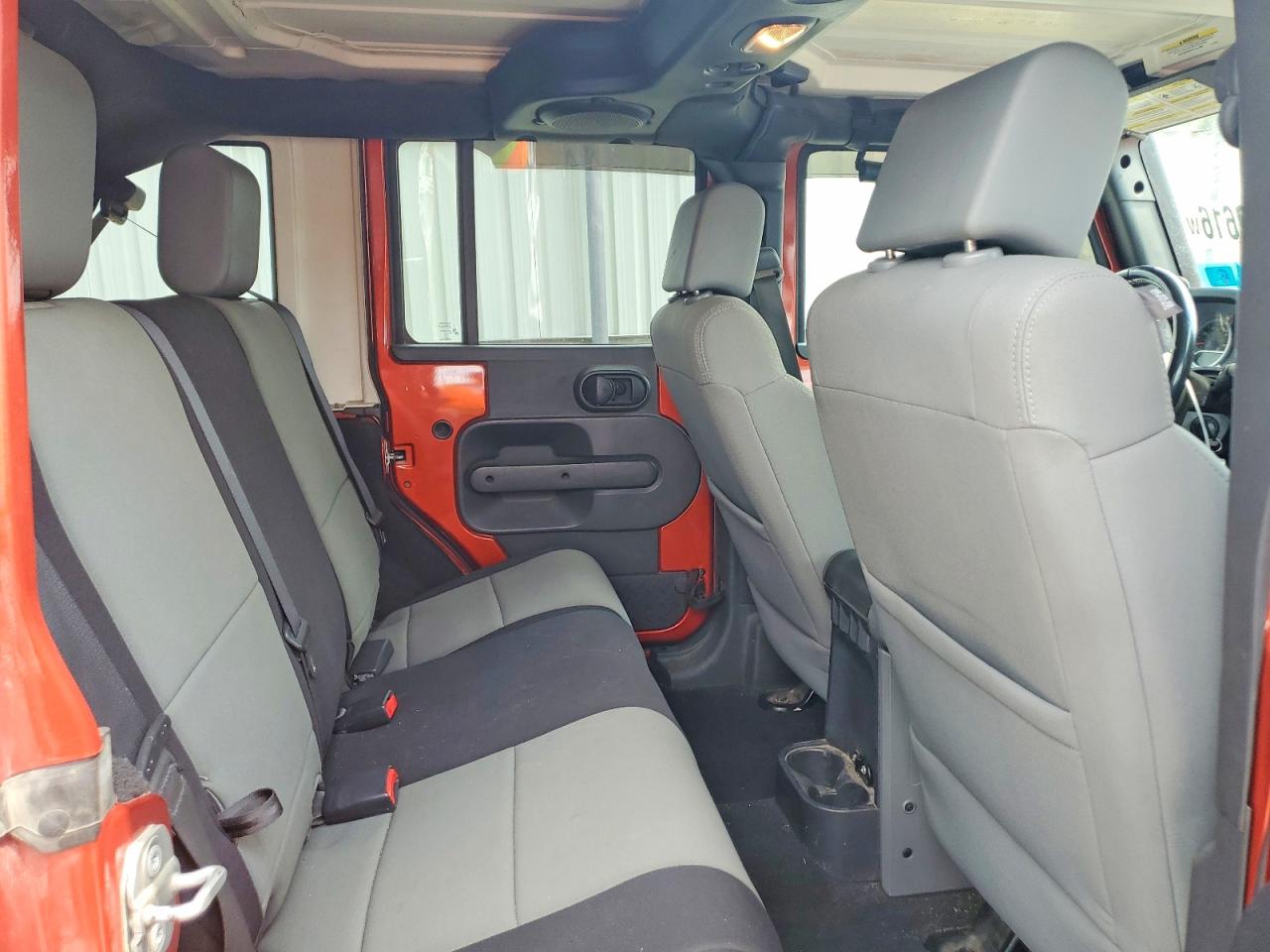 2009 Jeep Wrangler Unlimited Sahara Orange vin: 1J8GA59189L778796