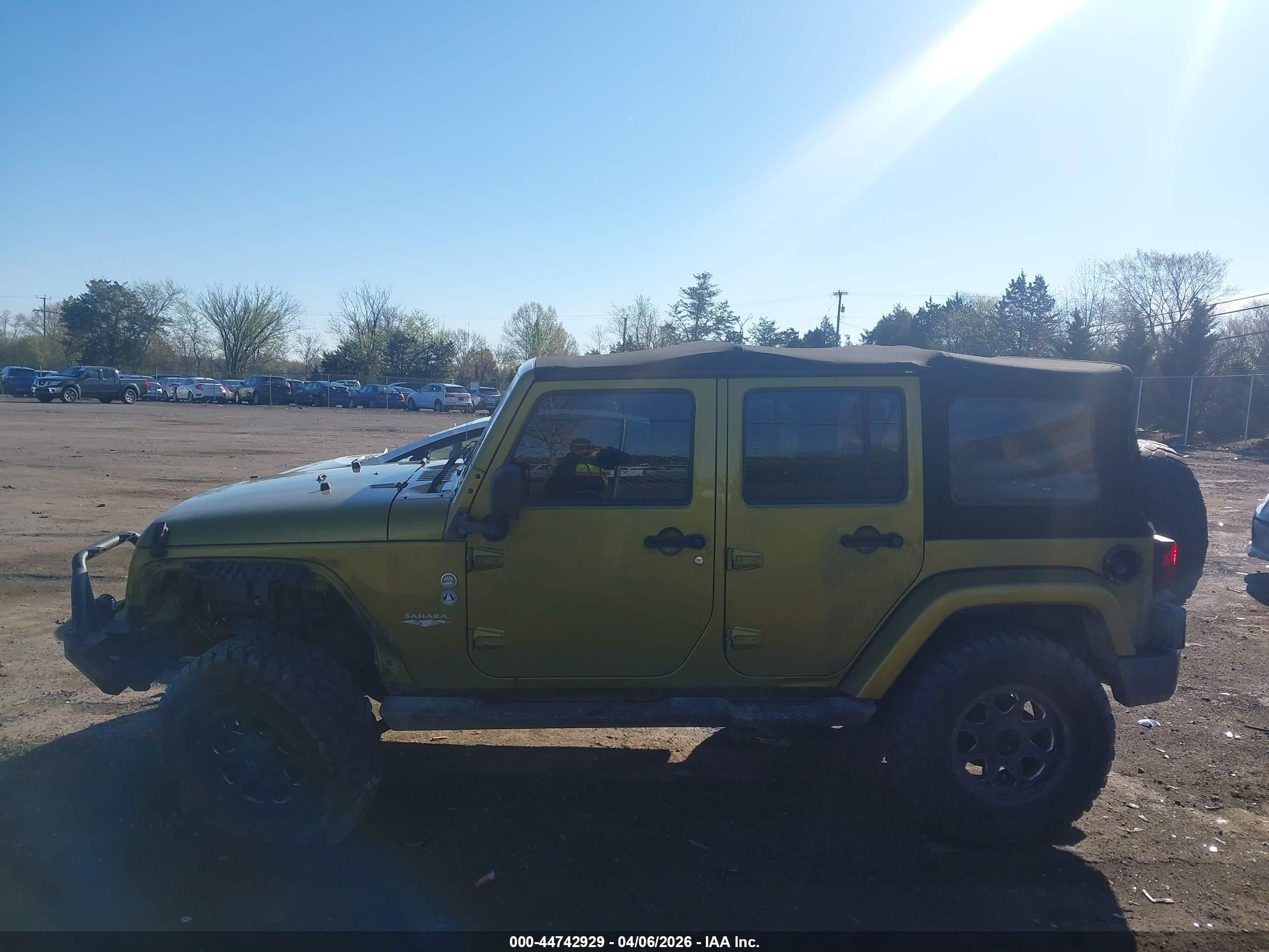 2008 Jeep Wrangler Unlimited Sahara Green vin: 1J8GA59198L577813