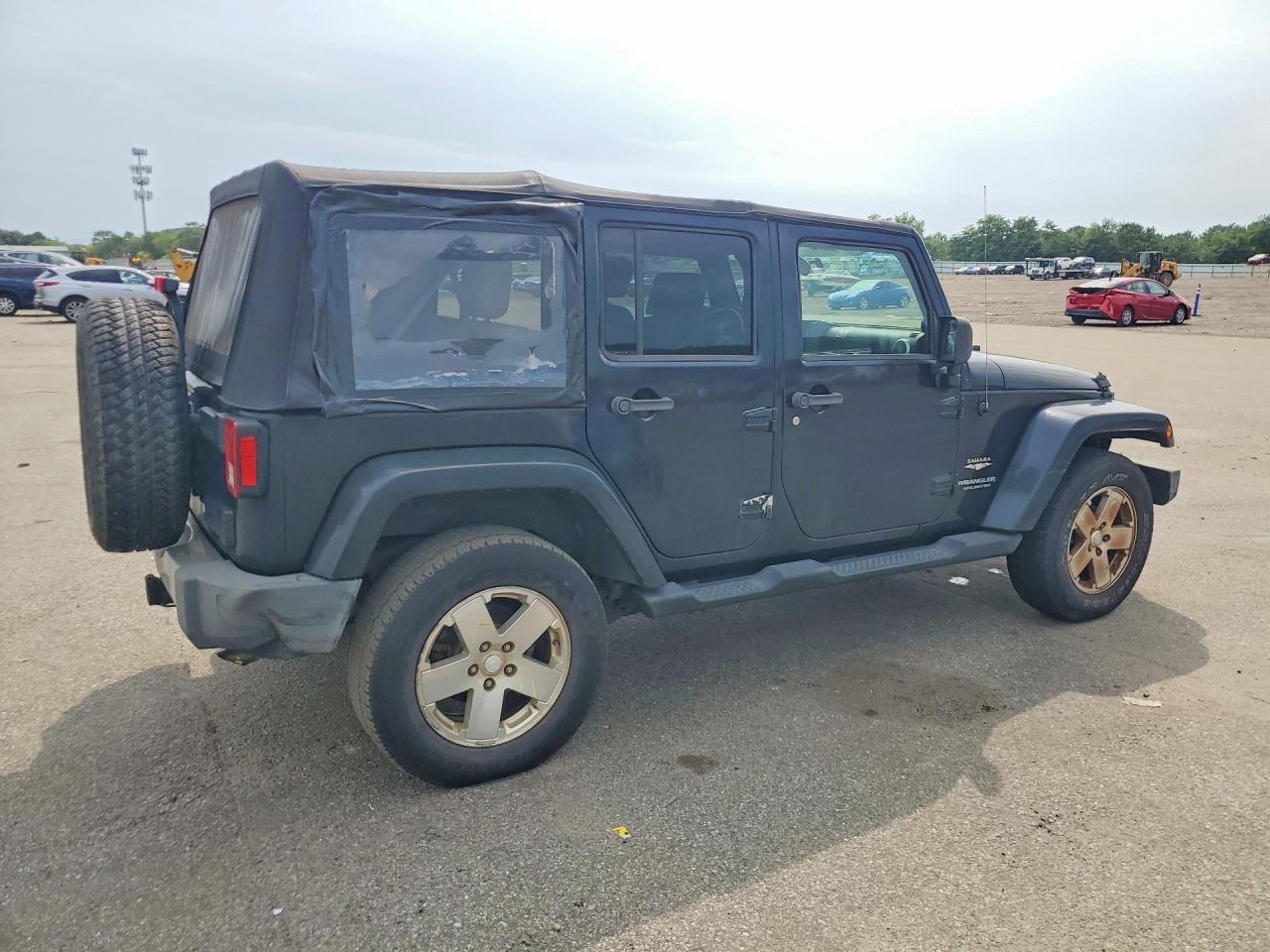2008 Jeep Wrangler Unlimited Sahara Black vin: 1J8GA591X8L576086