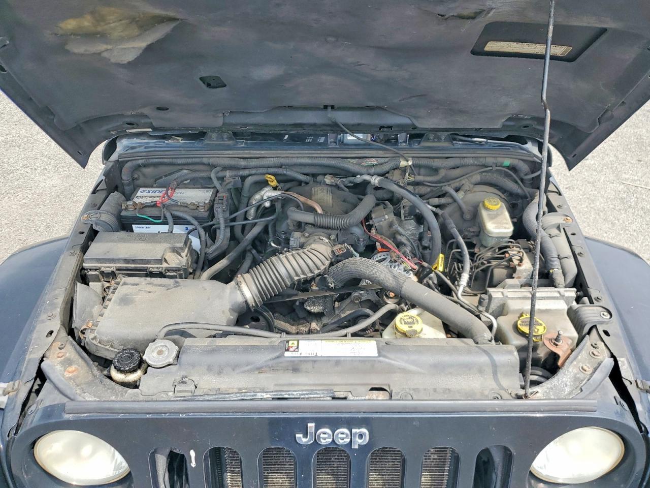 2008 Jeep Wrangler Unlimited Sahara Black vin: 1J8GA591X8L576086
