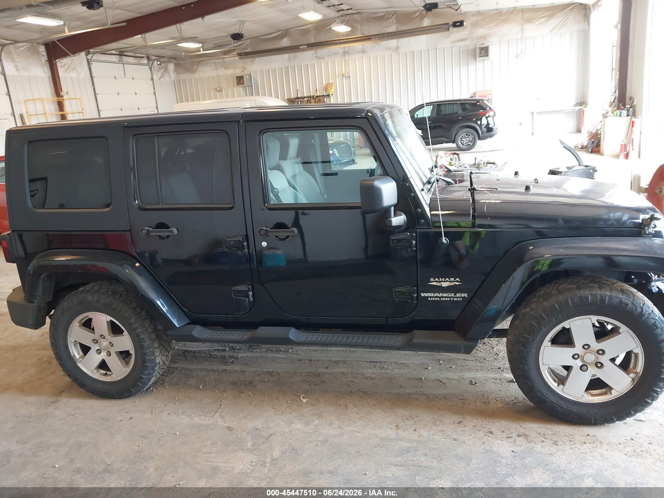 2008 Jeep Wrangler Unlimited Sahara Black vin: 1J8GA591X8L633676