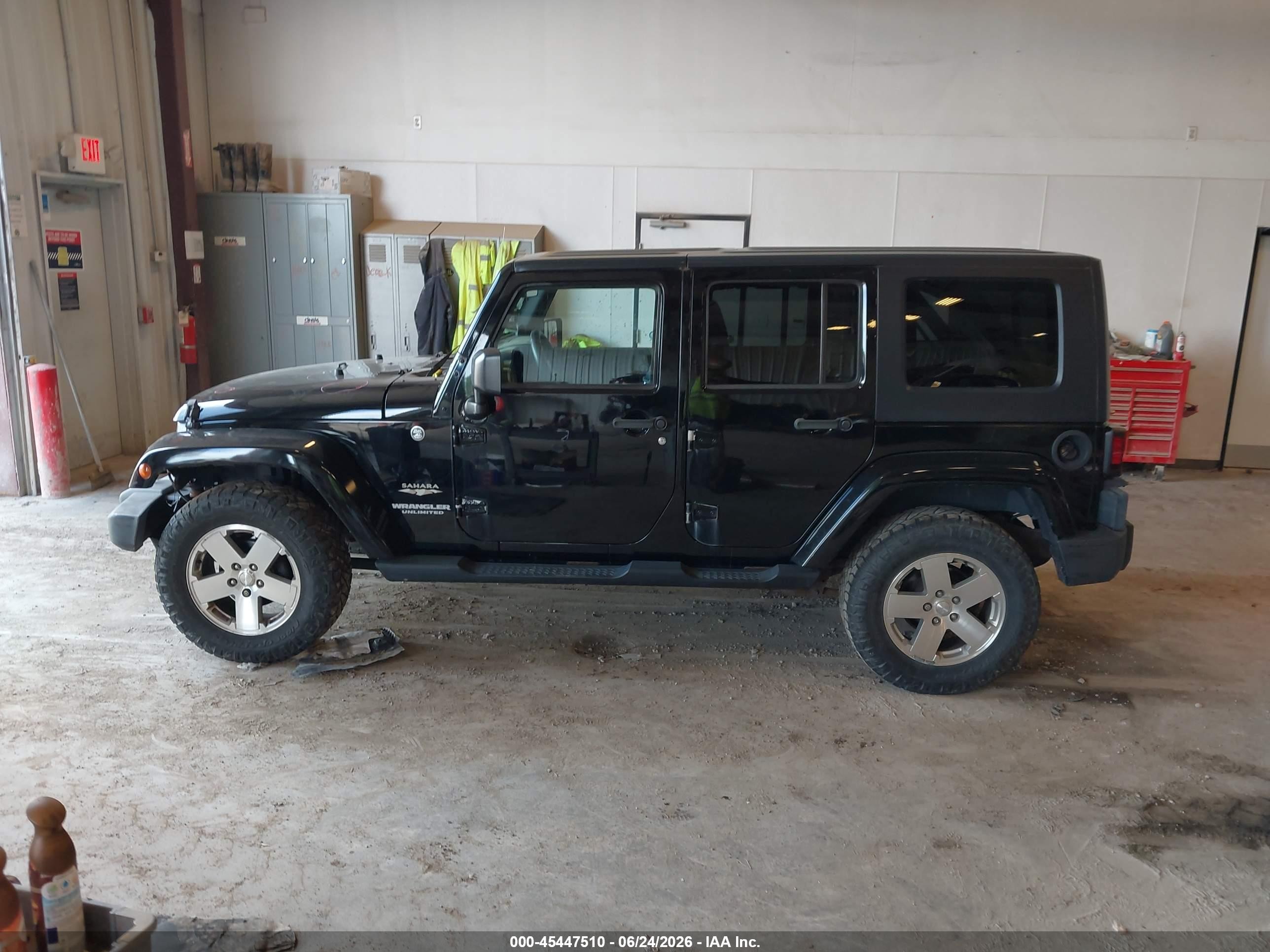 2008 Jeep Wrangler Unlimited Sahara Black vin: 1J8GA591X8L633676