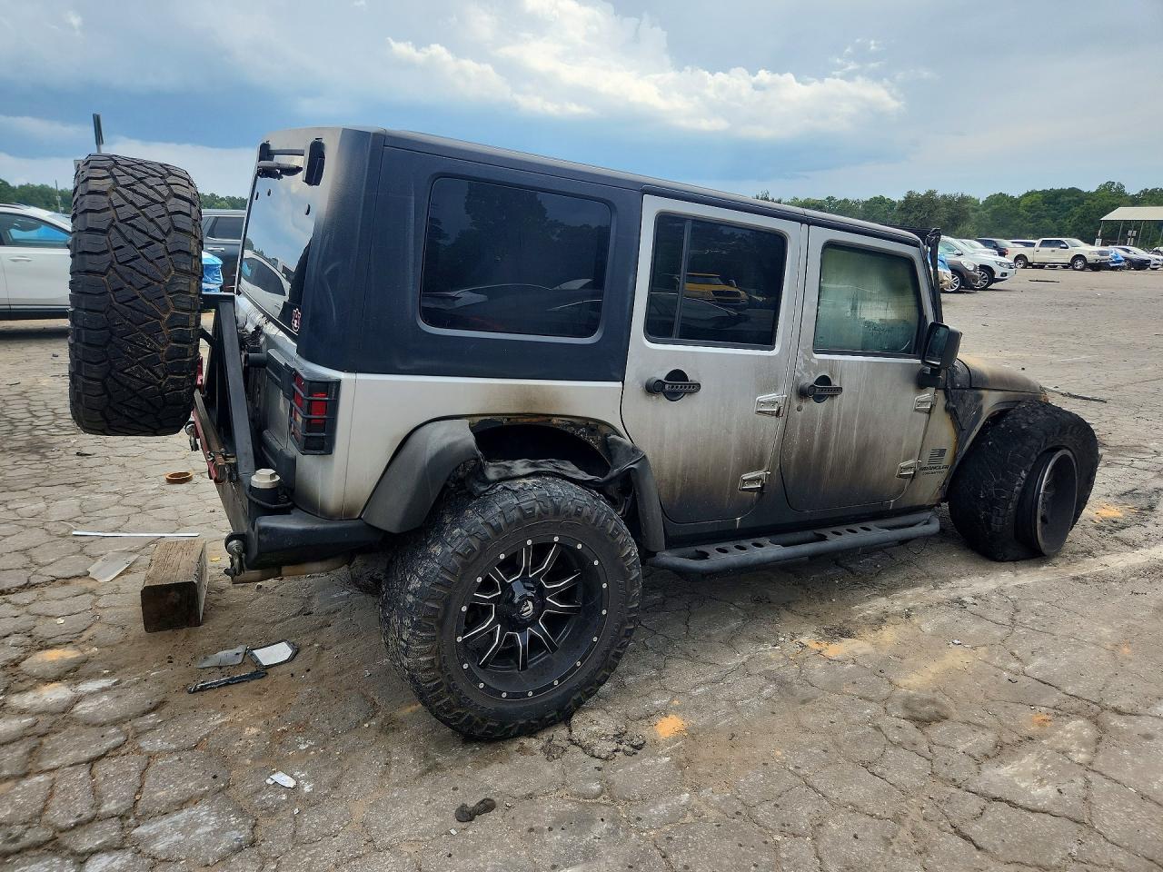 2008 Jeep Wrangler Unlimited Rubicon Silver vin: 1J8GA69178L601211