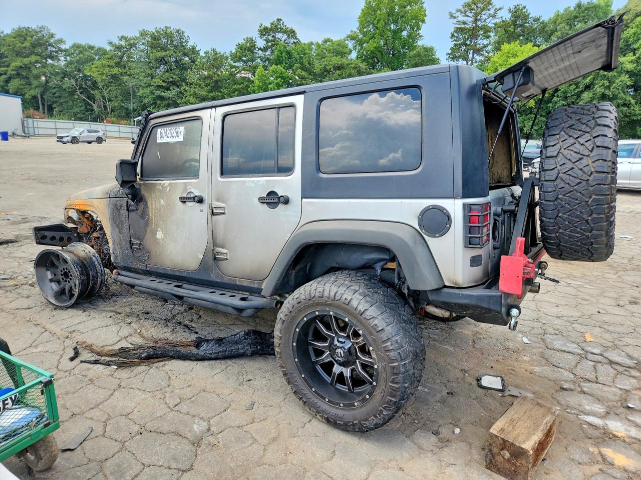 2008 Jeep Wrangler Unlimited Rubicon Silver vin: 1J8GA69178L601211