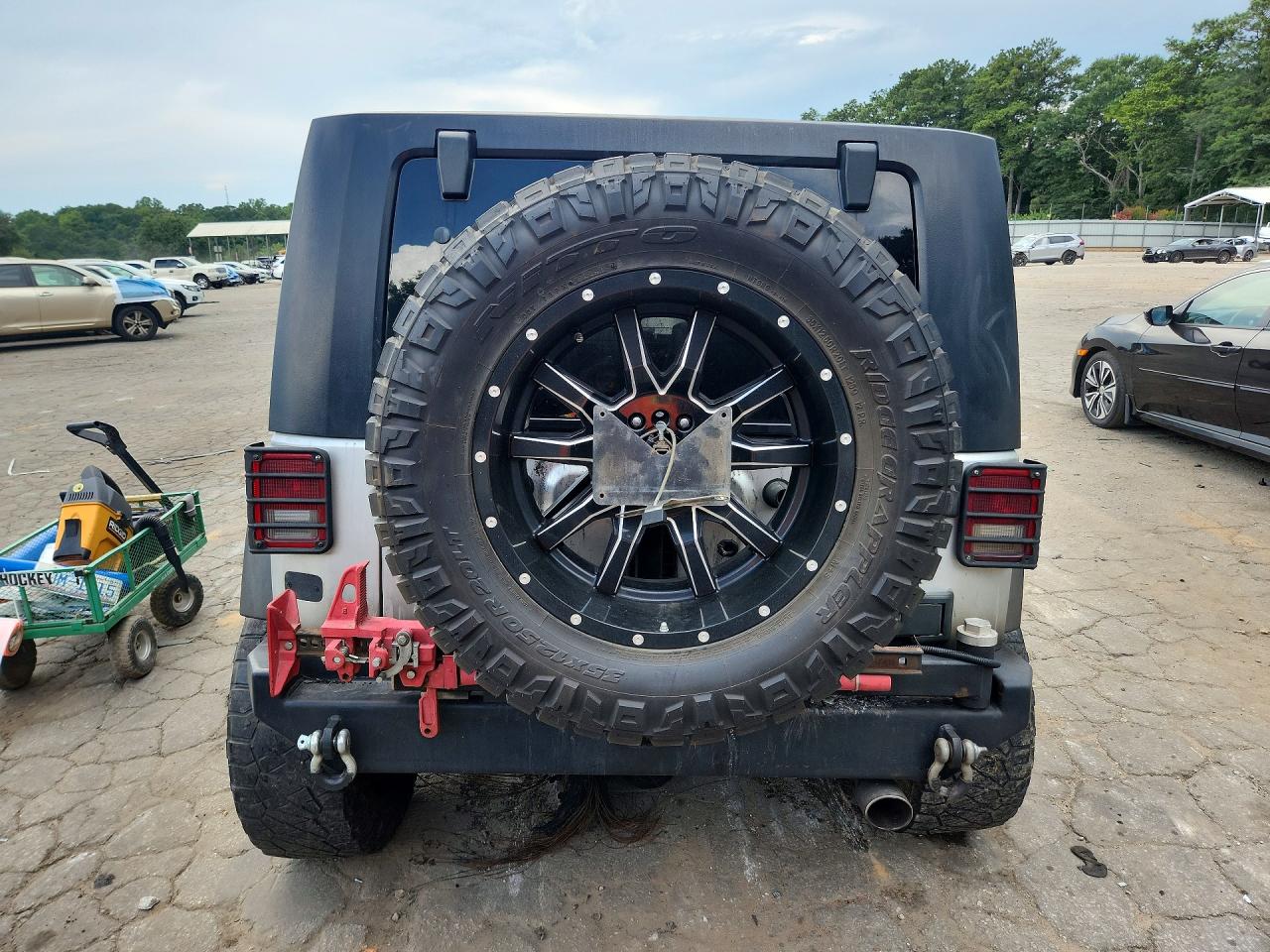 2008 Jeep Wrangler Unlimited Rubicon Silver vin: 1J8GA69178L601211