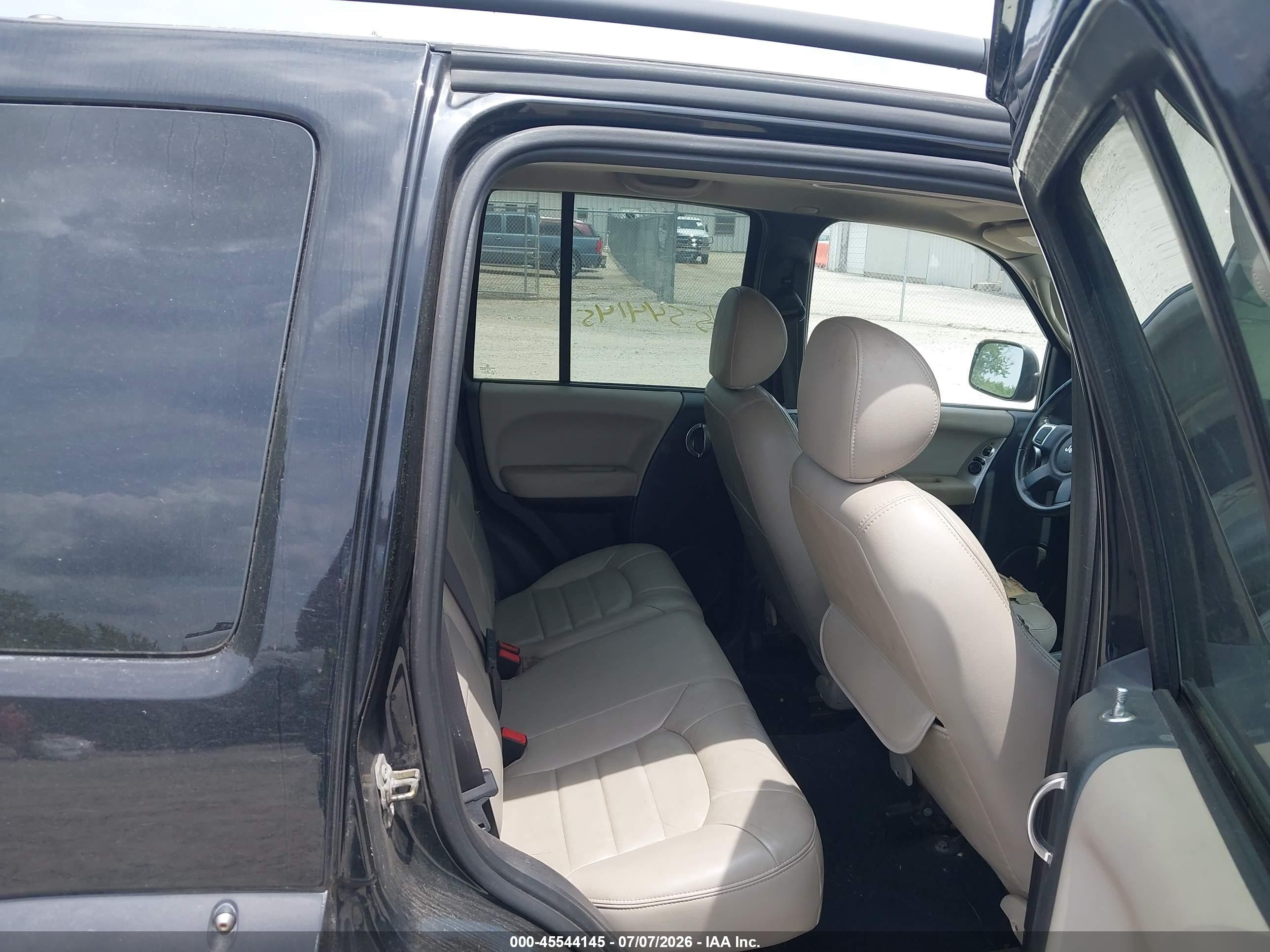 2003 Jeep Liberty Renegade Black vin: 1J8GL38K23W546659