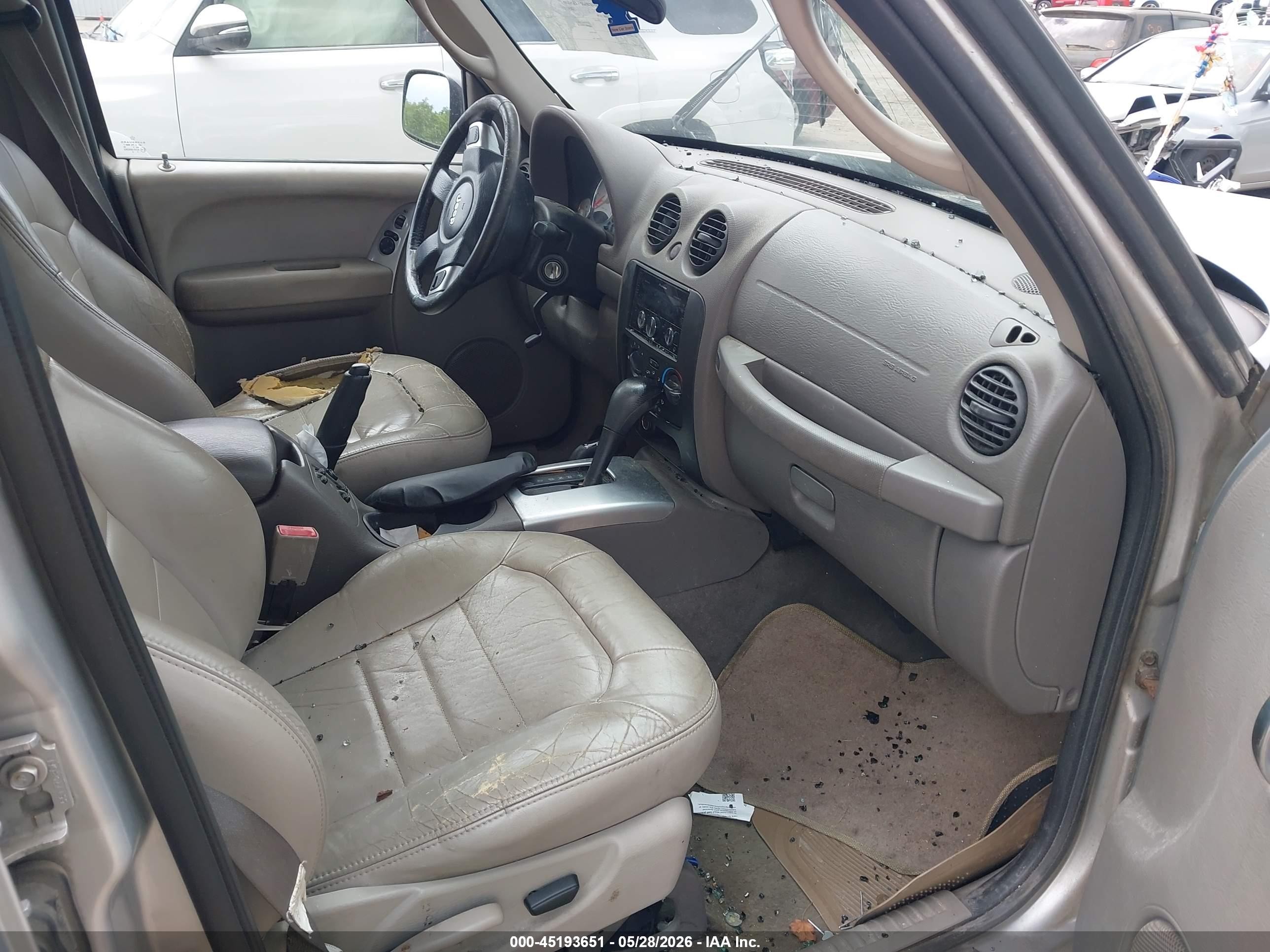 2004 Jeep Liberty Renegade Silver vin: 1J8GL38K84W156294