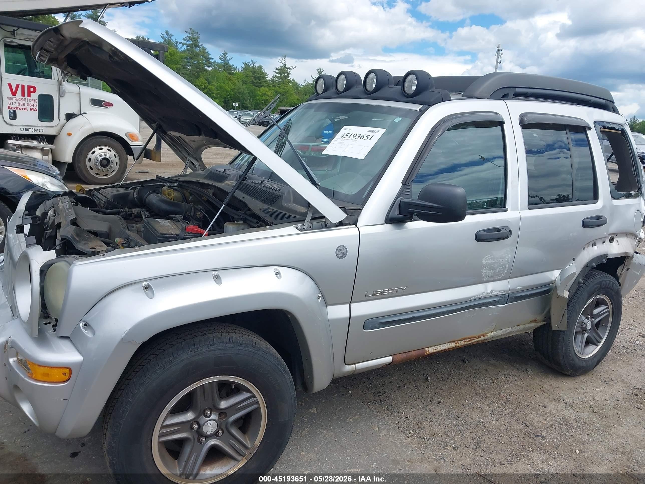 2004 Jeep Liberty Renegade Silver vin: 1J8GL38K84W156294