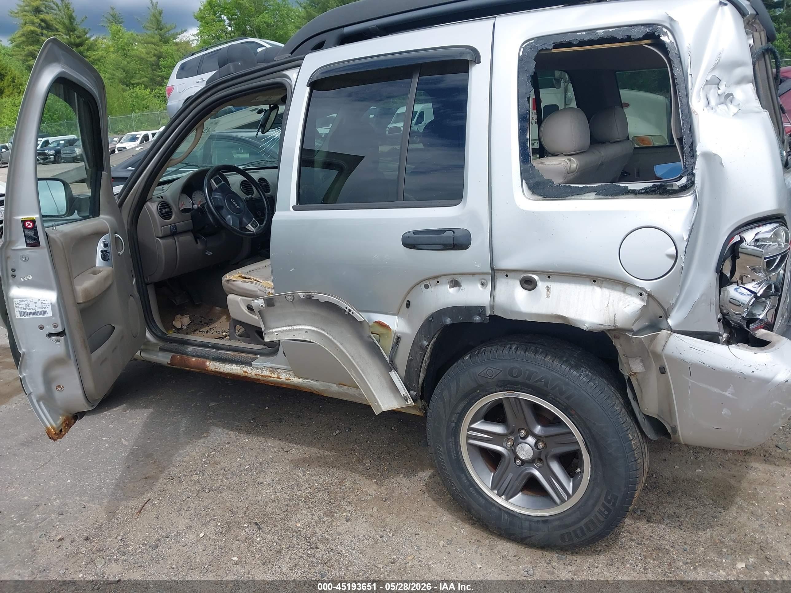 2004 Jeep Liberty Renegade Silver vin: 1J8GL38K84W156294