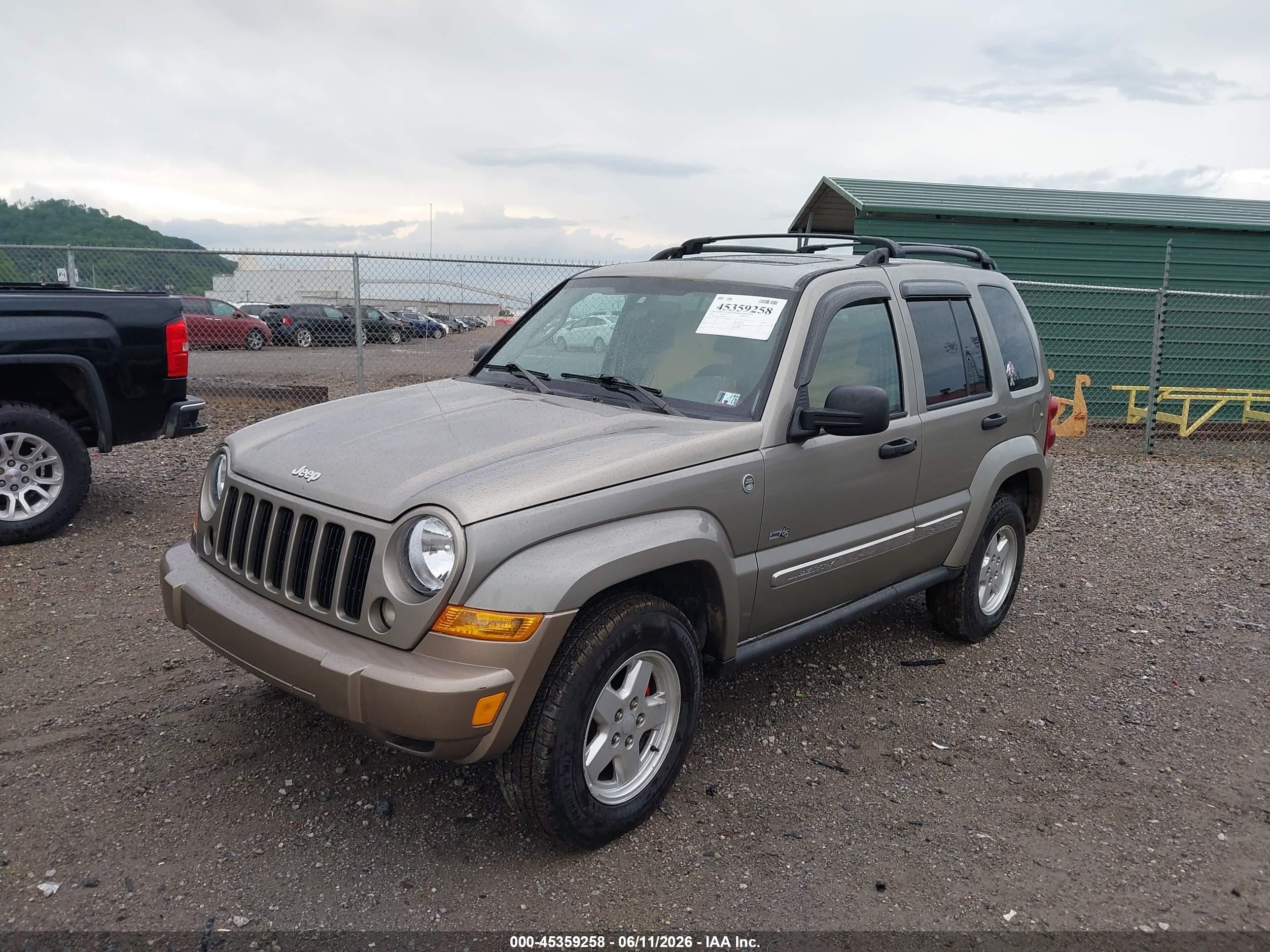 2006 Jeep Liberty Sport Gold vin: 1J8GL48K06W228016