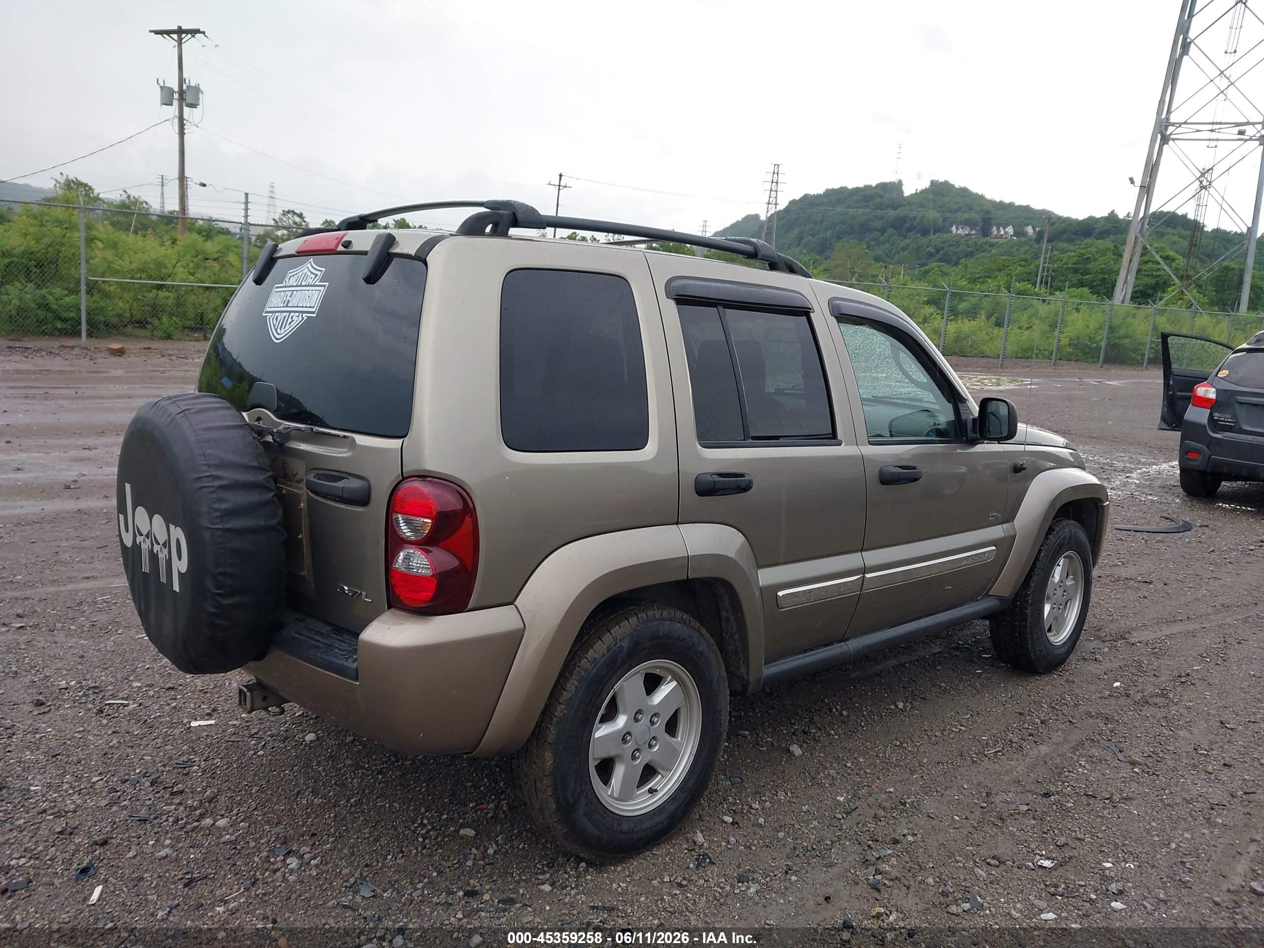 2006 Jeep Liberty Sport Gold vin: 1J8GL48K06W228016