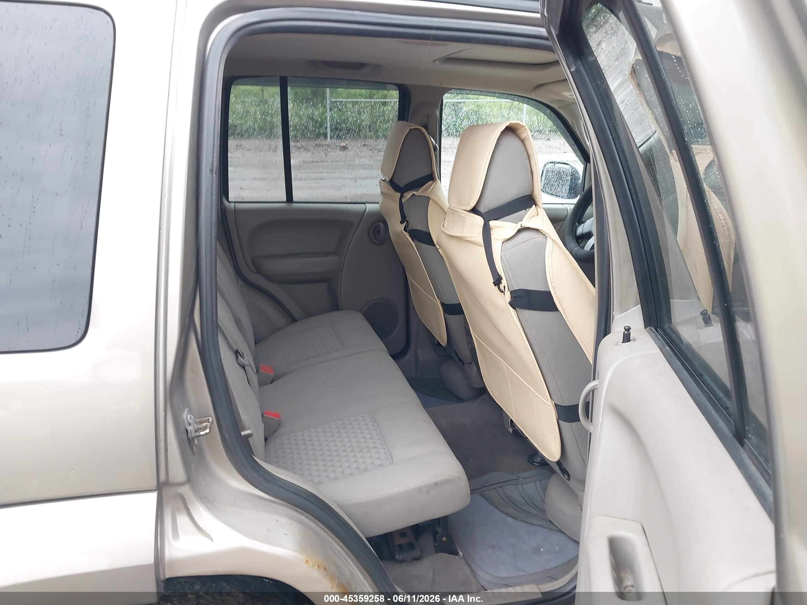 2006 Jeep Liberty Sport Gold vin: 1J8GL48K06W228016