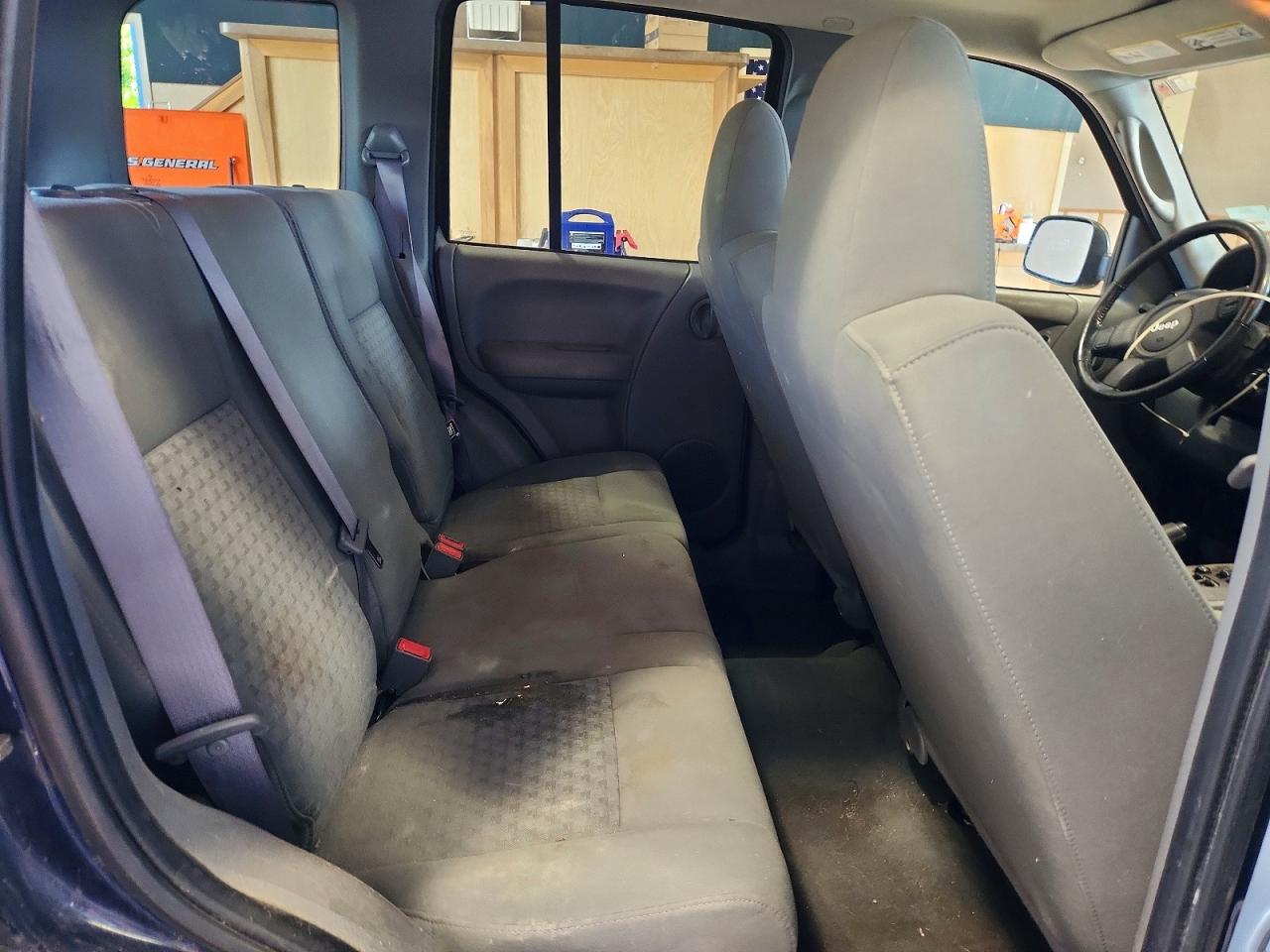 2006 Jeep Liberty Sport Синий vin: 1J8GL48K16W211743