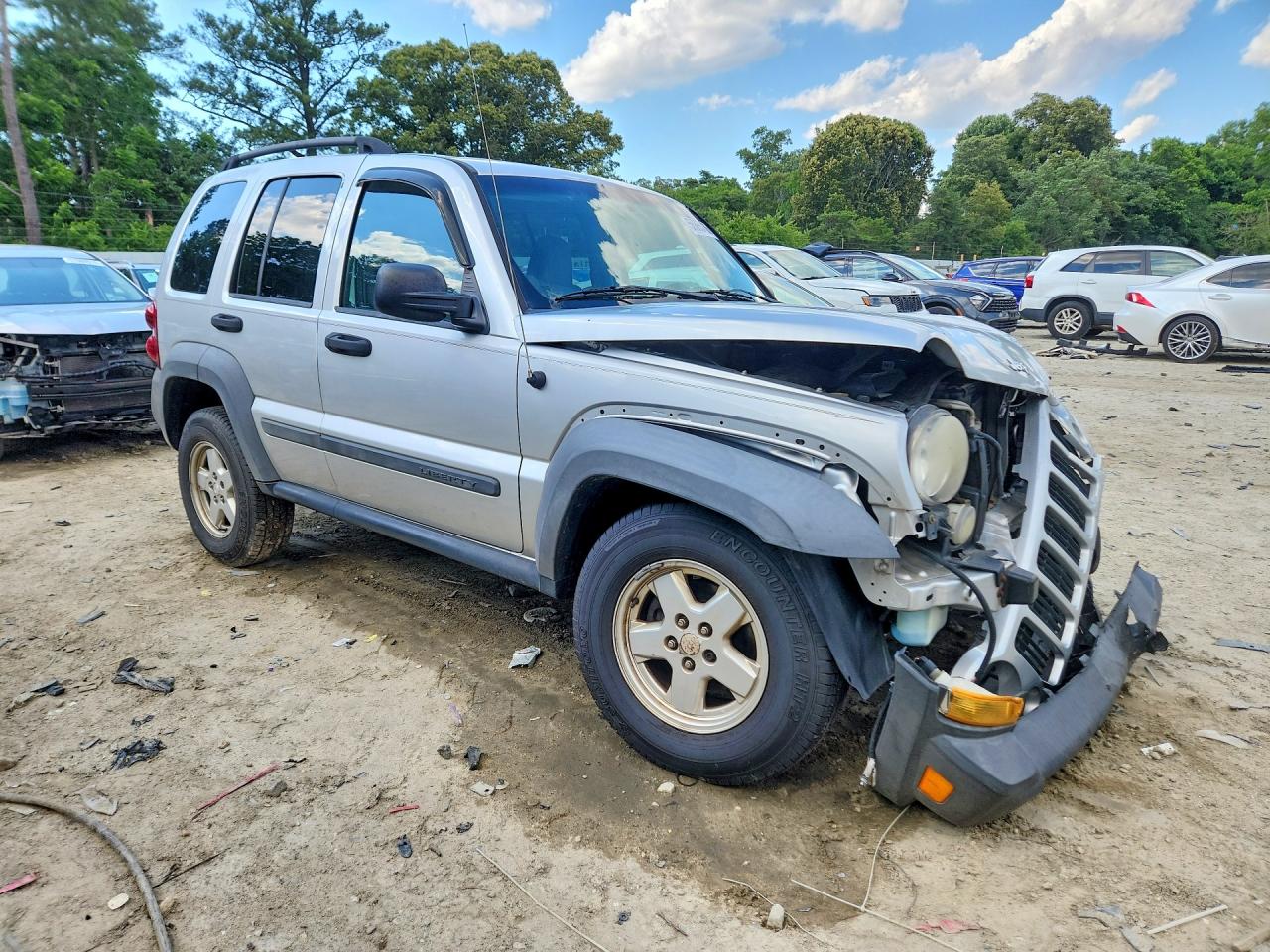 2007 Jeep Liberty Sport Серебряный vin: 1J8GL48K57W547493