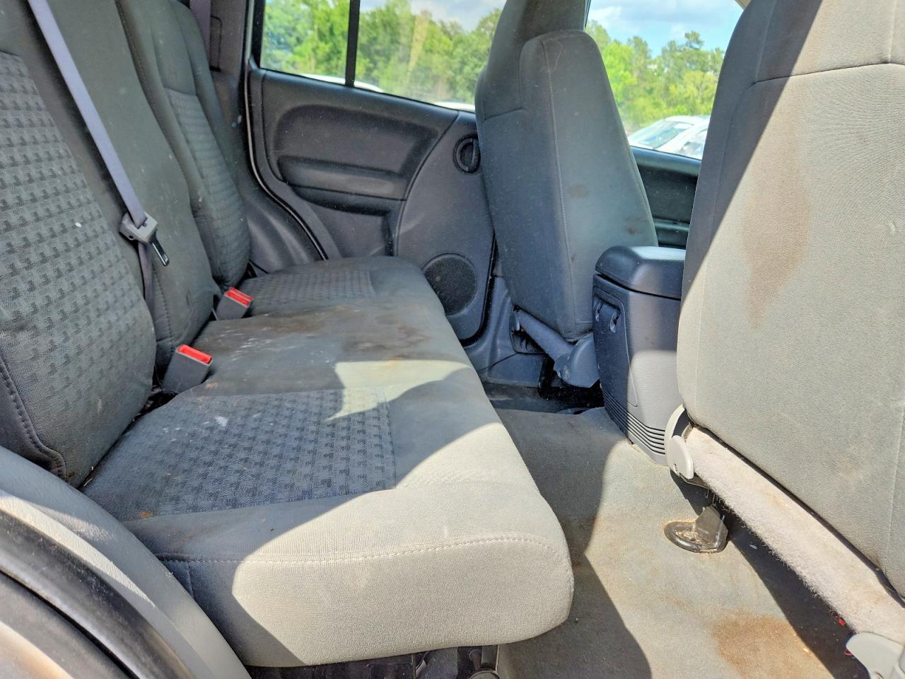 2007 Jeep Liberty Sport Серебряный vin: 1J8GL48K57W547493