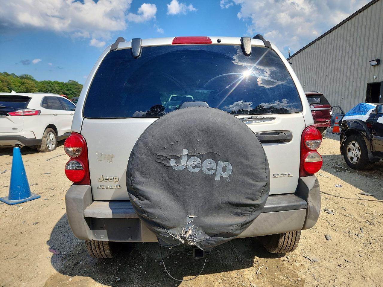 2007 Jeep Liberty Sport Серебряный vin: 1J8GL48K57W547493