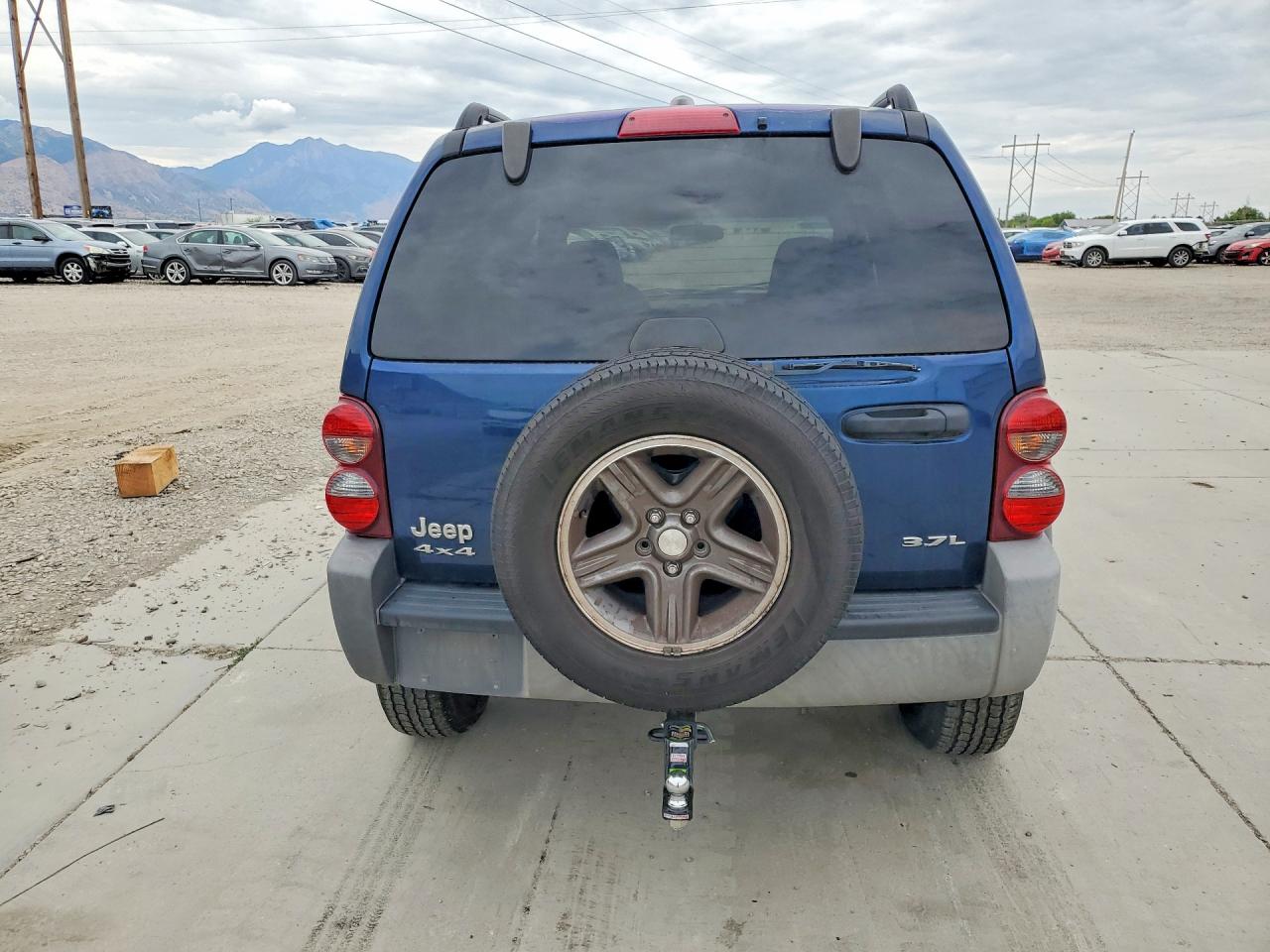 2005 Jeep Liberty Sport Blue vin: 1J8GL48K75W602765