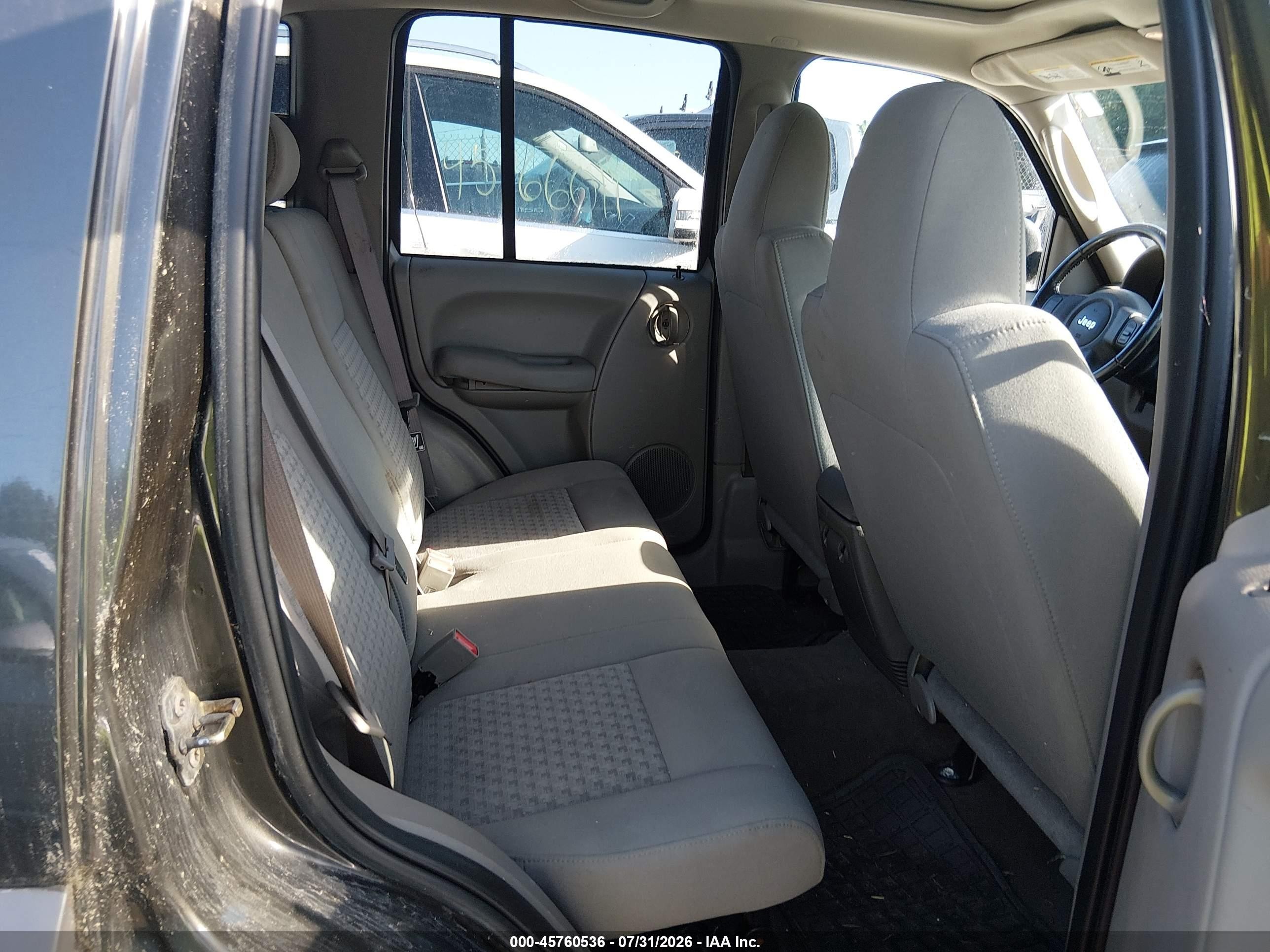 2006 Jeep Liberty Sport Gray vin: 1J8GL48K86W173976