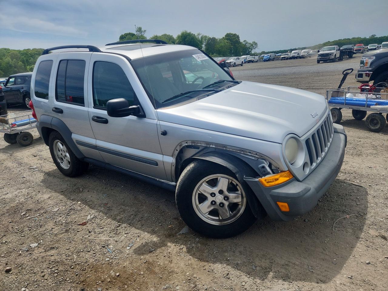 2005 Jeep Liberty Sport Silver vin: 1J8GL48K95W663650