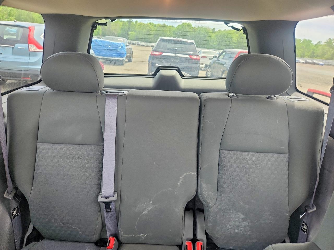 2005 Jeep Liberty Sport Silver vin: 1J8GL48K95W663650