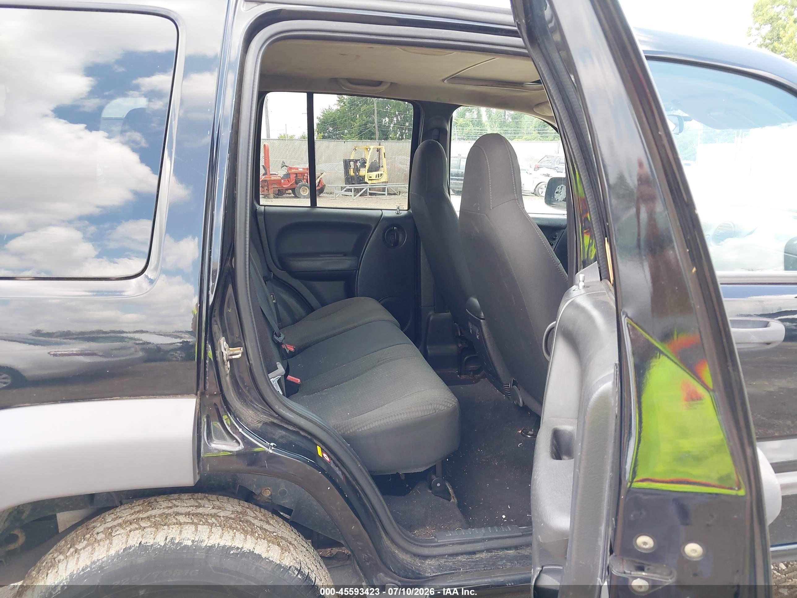 2004 Jeep Liberty Sport Black vin: 1J8GL48KX4W329691