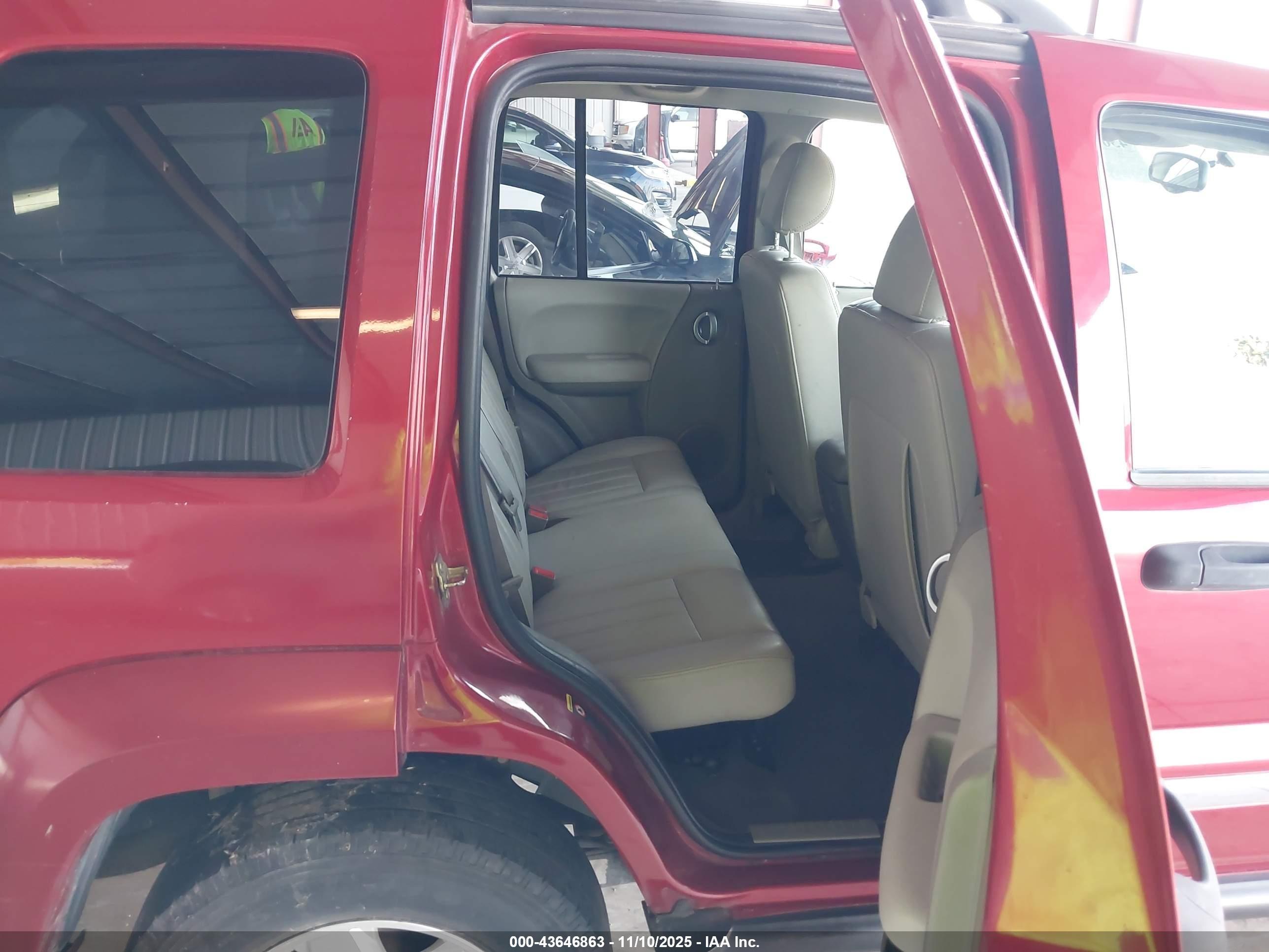 2005 Jeep Liberty Limited Edition Red vin: 1J8GL58595W681792